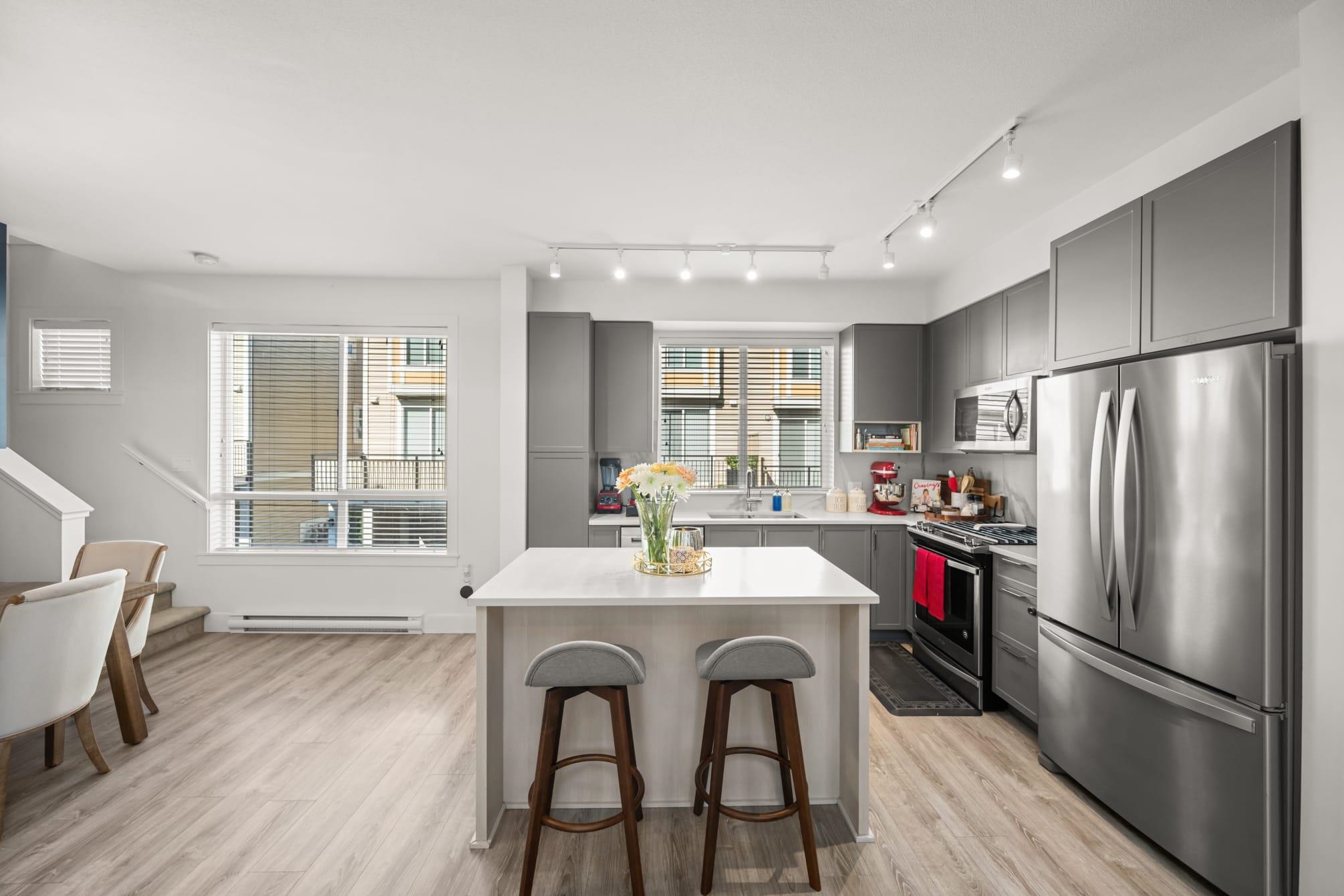 75 9718 161A STREET Unit: 75