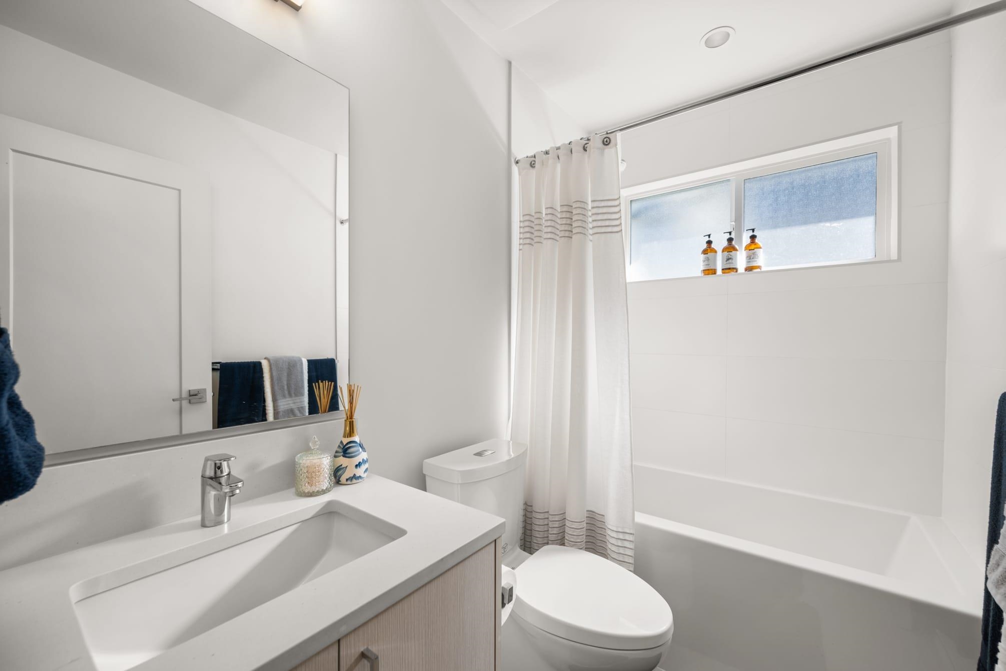 75 9718 161A STREET Unit: 75