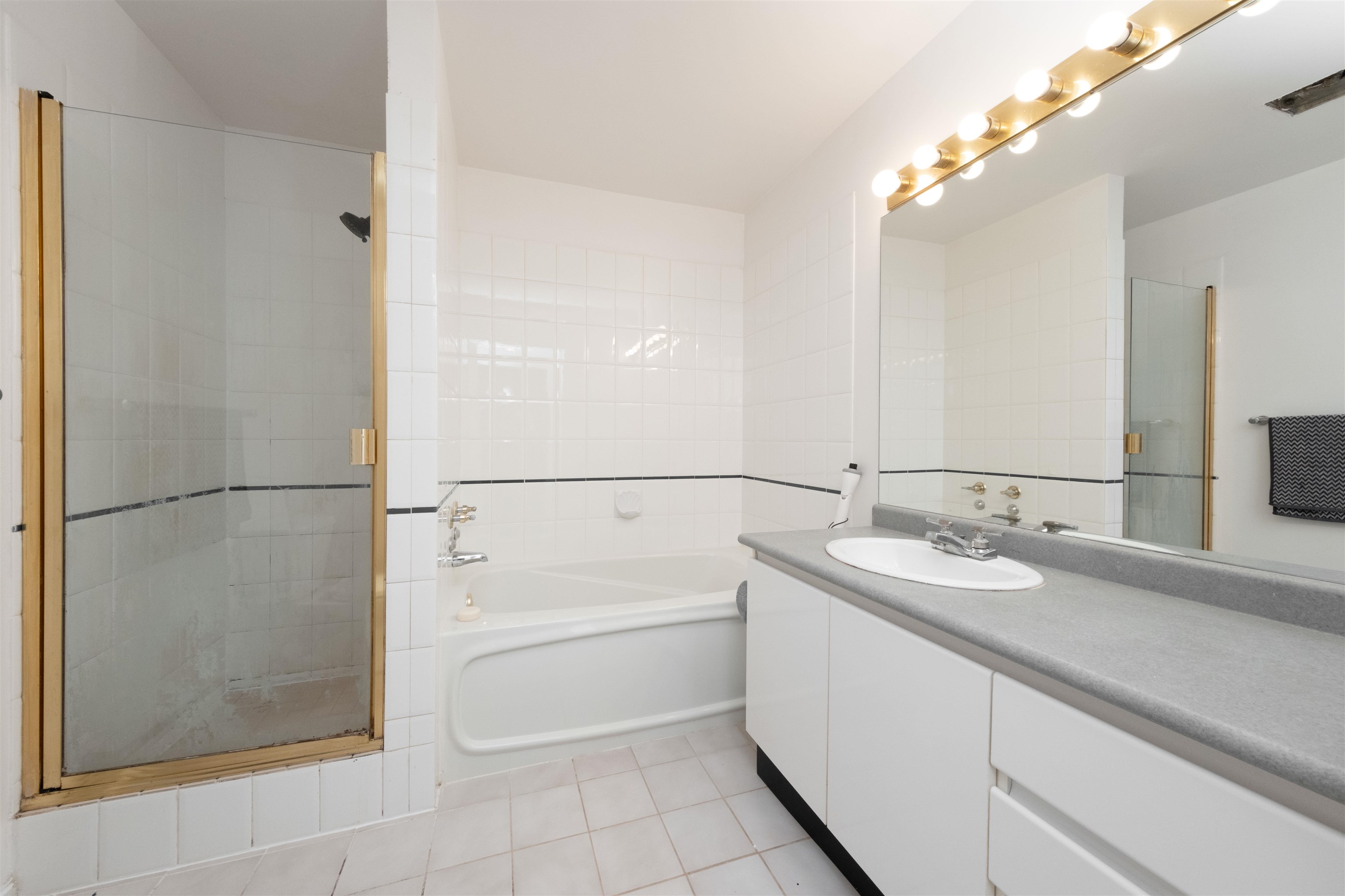 3371 FIELDSTONE AVENUE