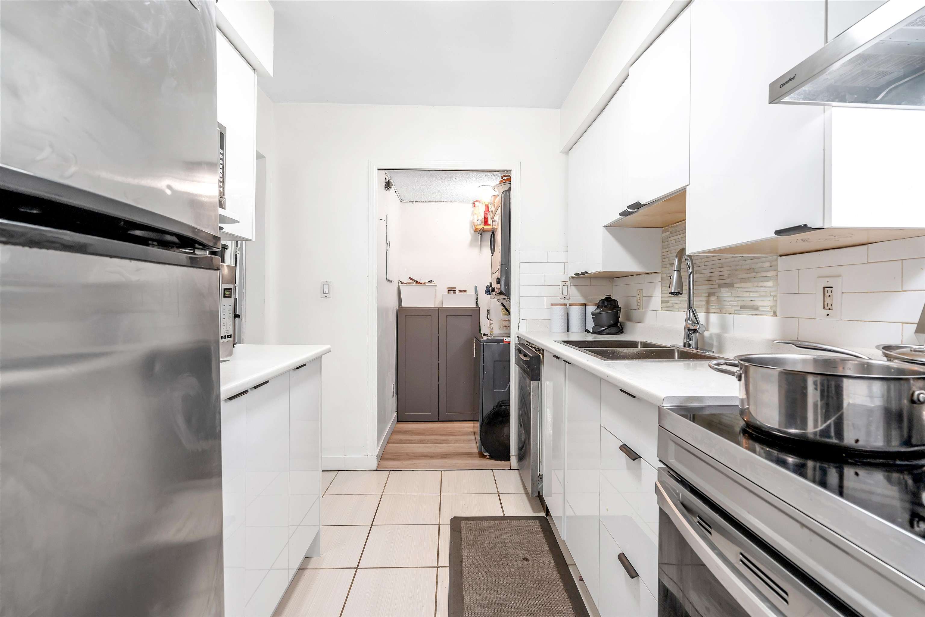 813 10620 150TH STREET Unit: 813