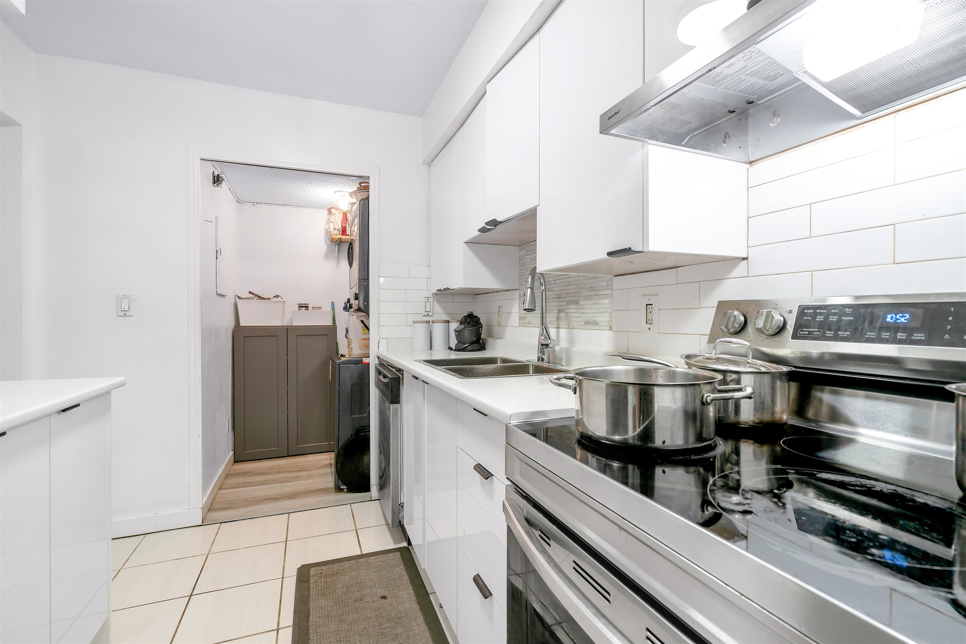 813 10620 150TH STREET Unit: 813