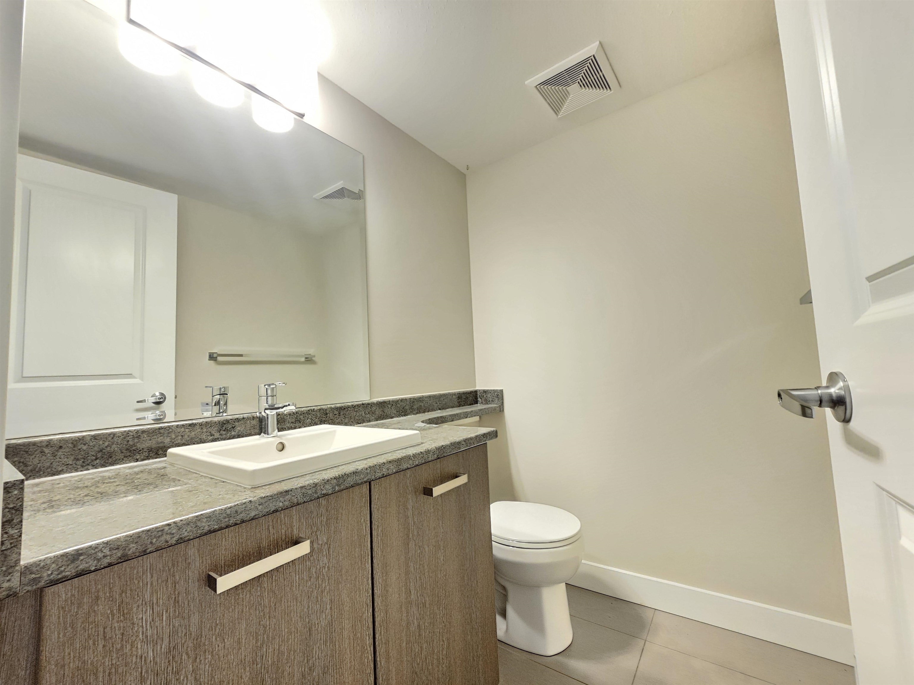 122 5888 144 STREET Unit: 122