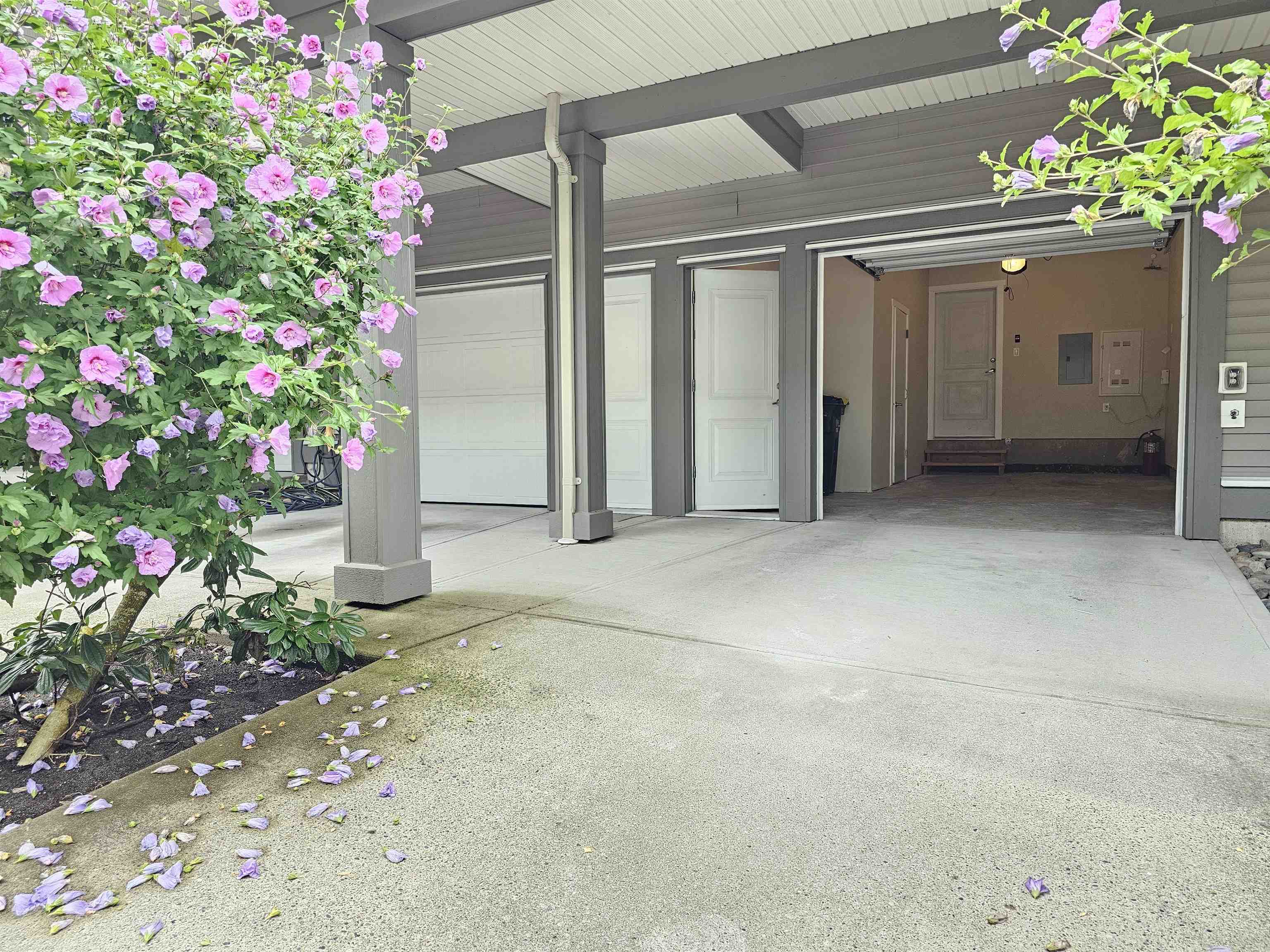 122 5888 144 STREET Unit: 122