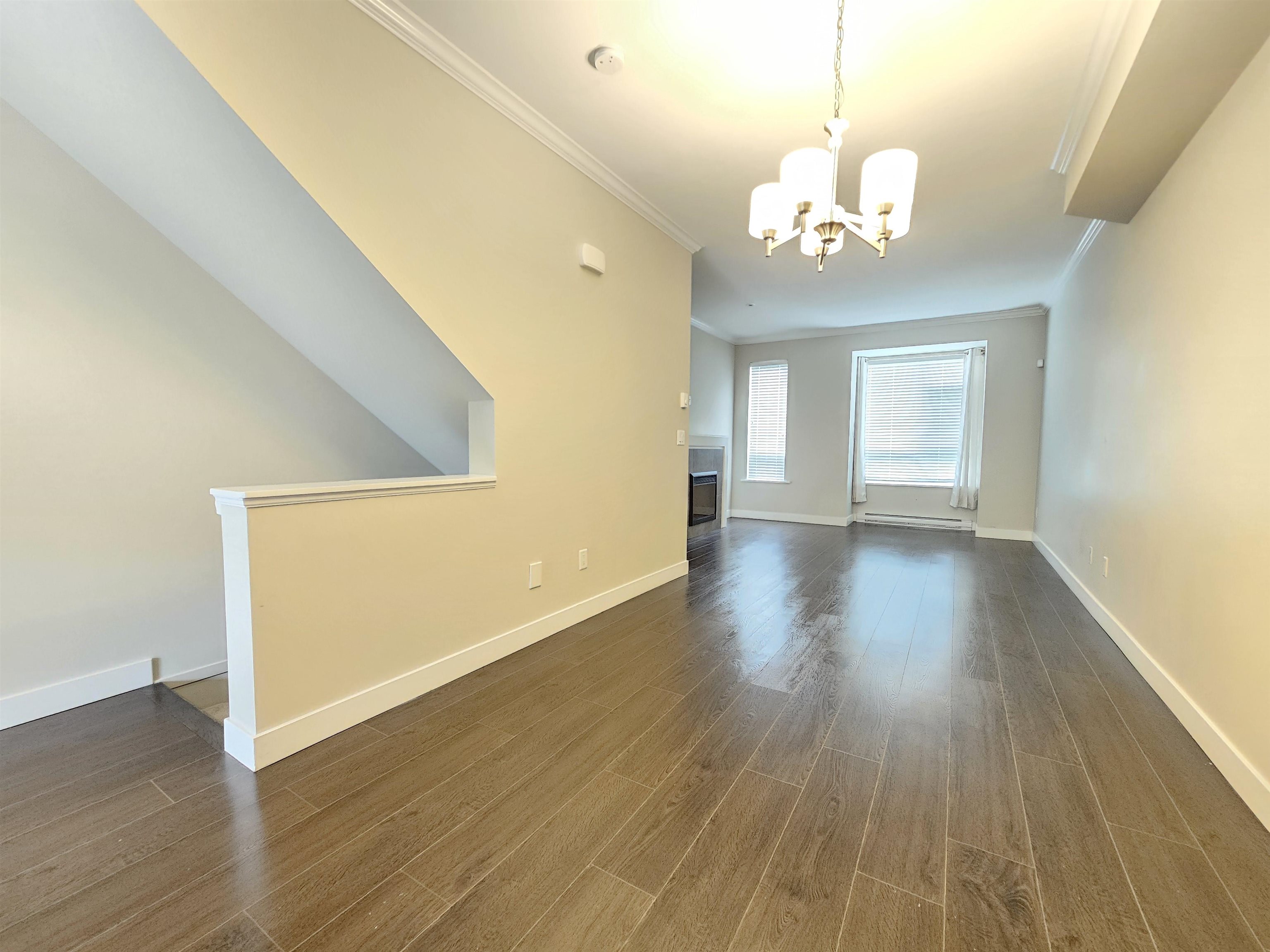 122 5888 144 STREET Unit: 122