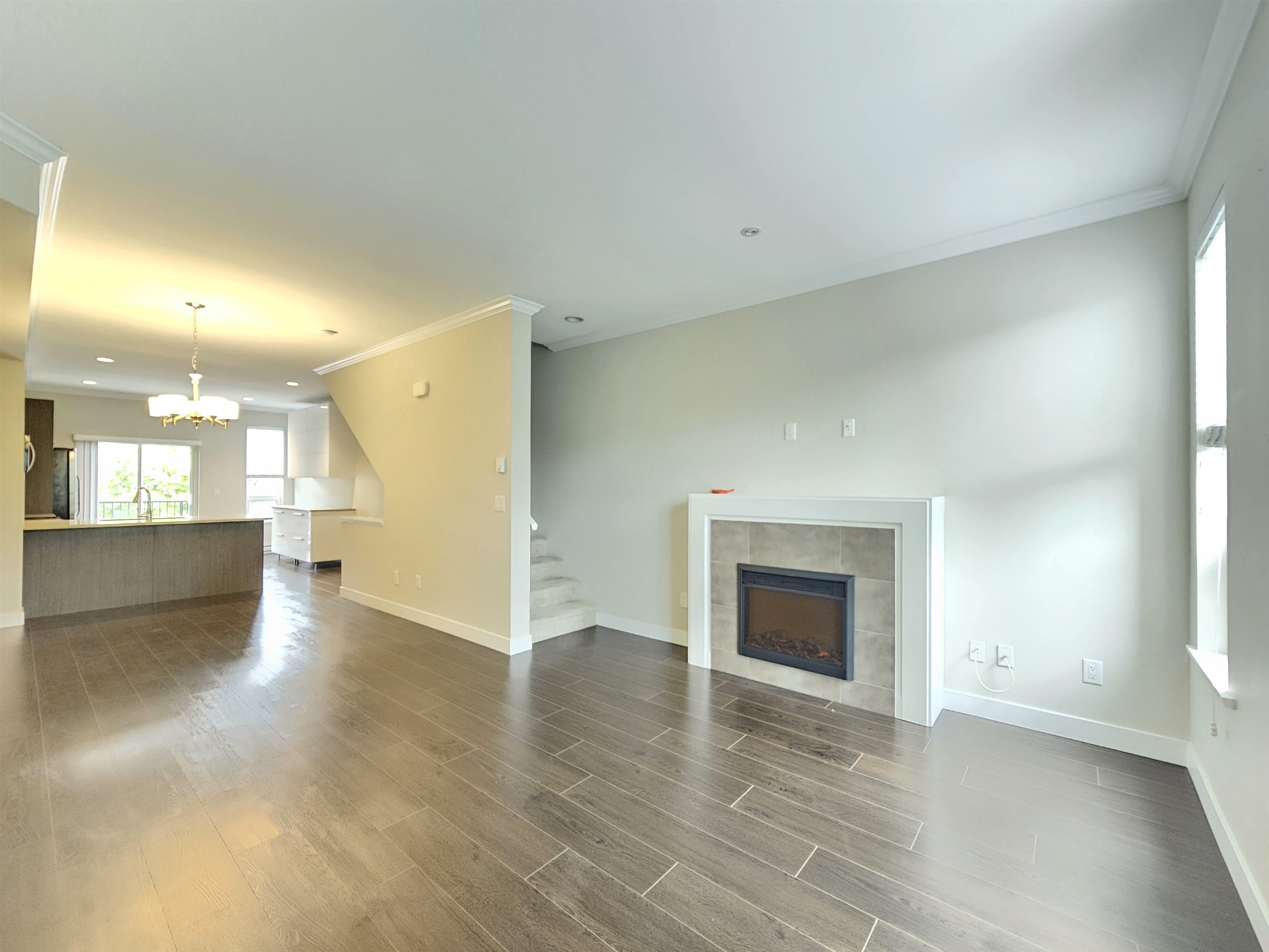 122 5888 144 STREET Unit: 122