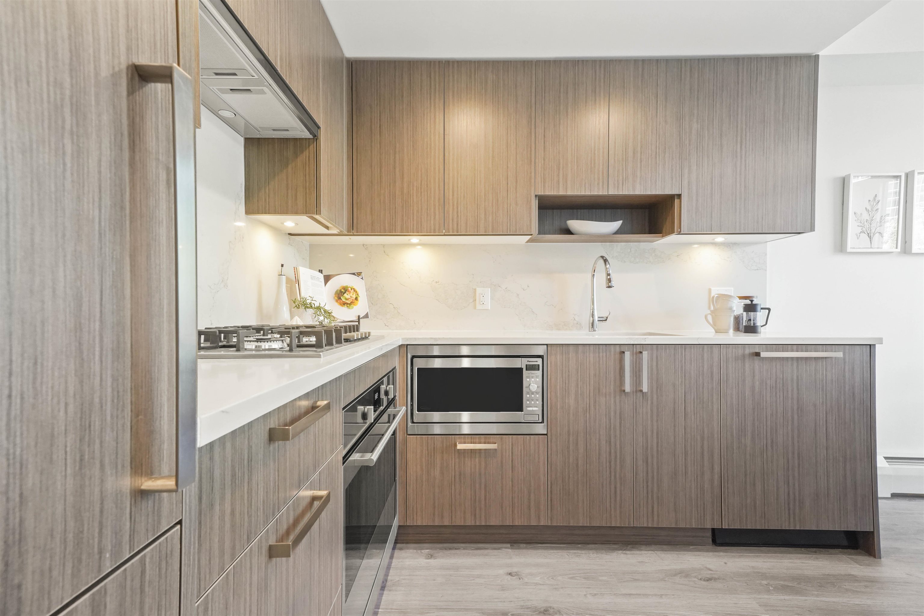 8 13350 CENTRAL AVENUE Unit: 8