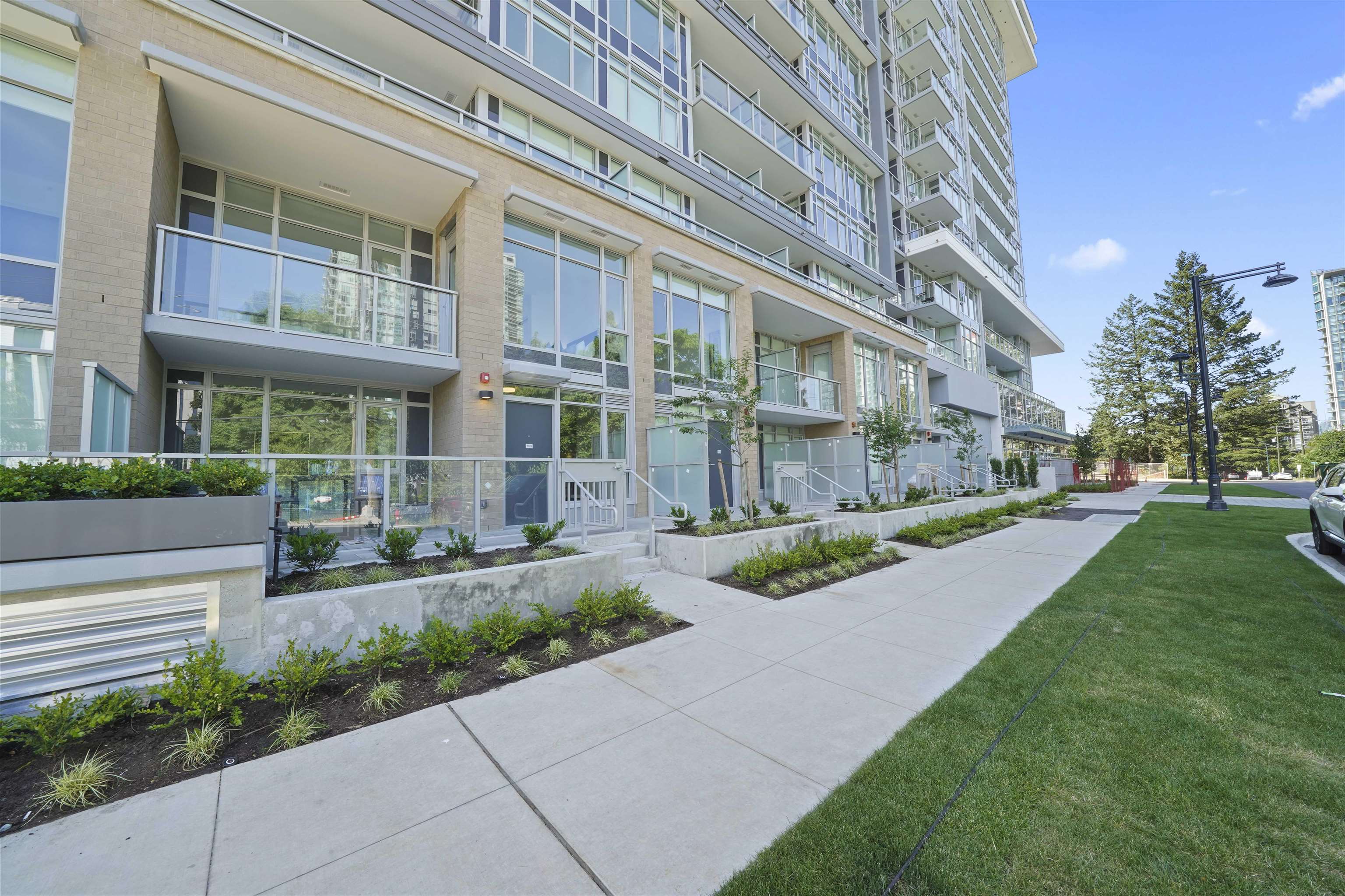 8 13350 CENTRAL AVENUE Unit: 8