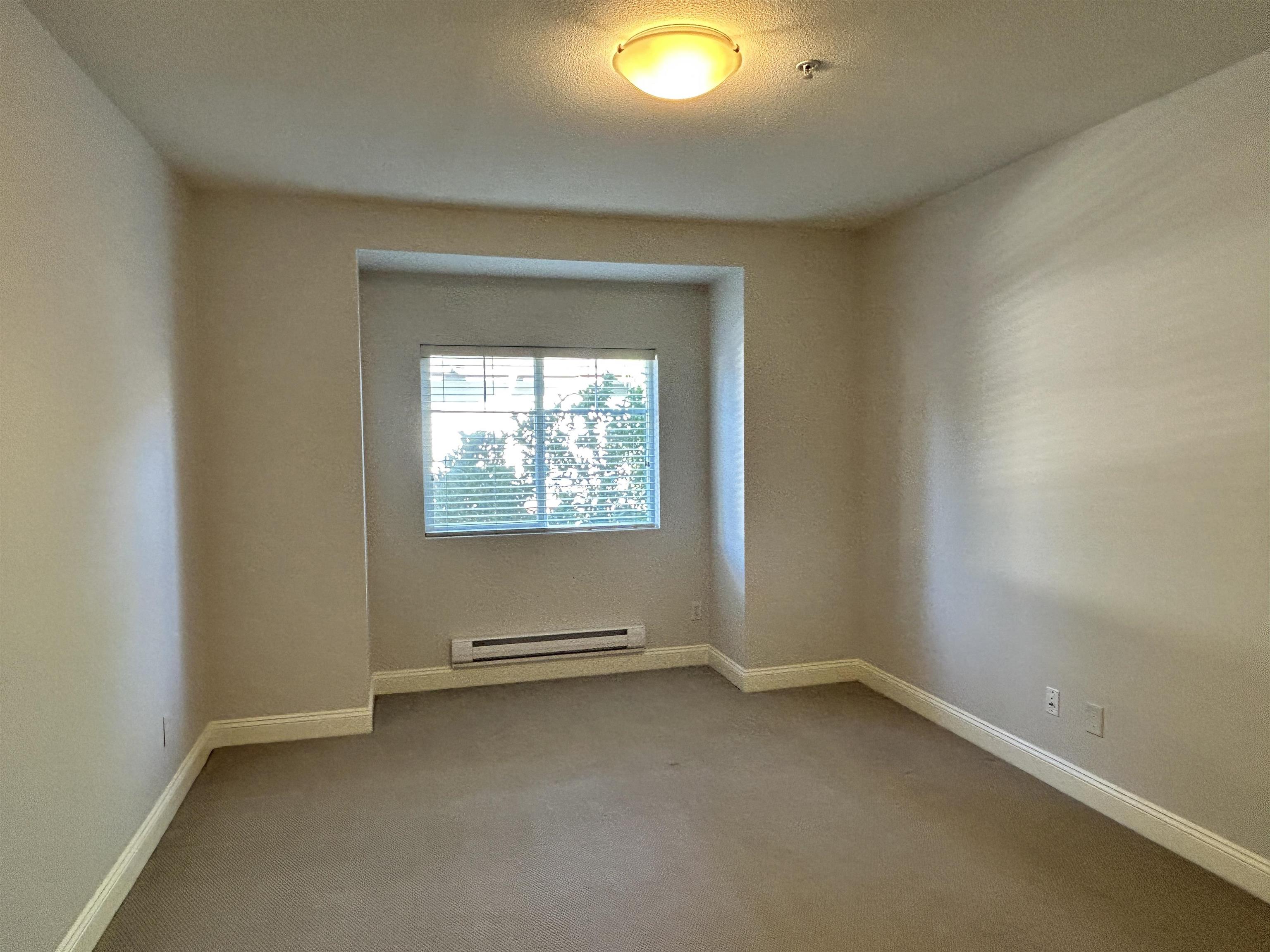 215 22150 DEWDNEY TRUNK ROAD Unit: 215