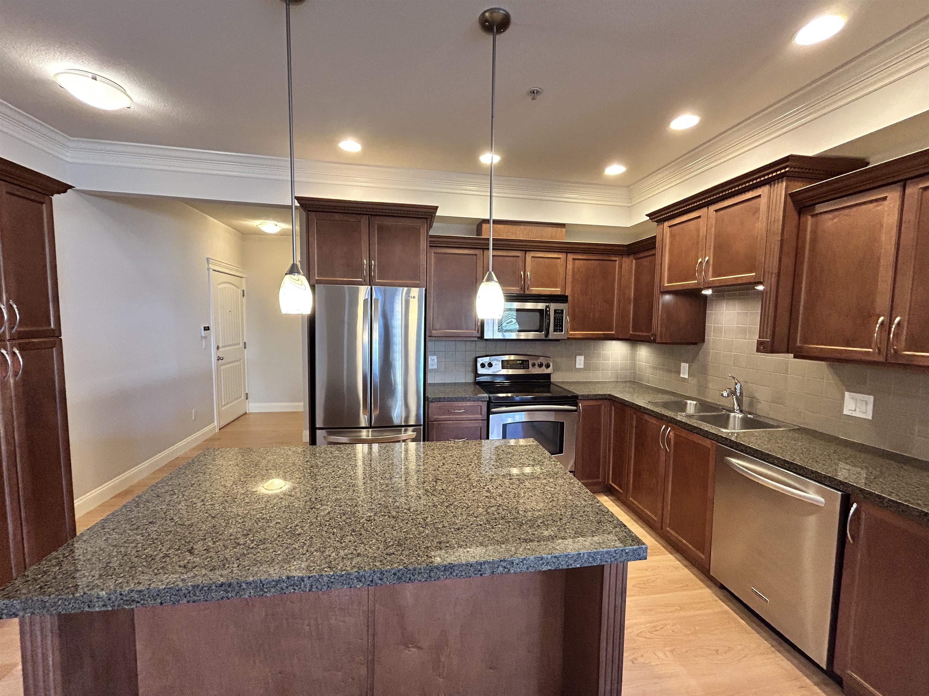 215 22150 DEWDNEY TRUNK ROAD Unit: 215