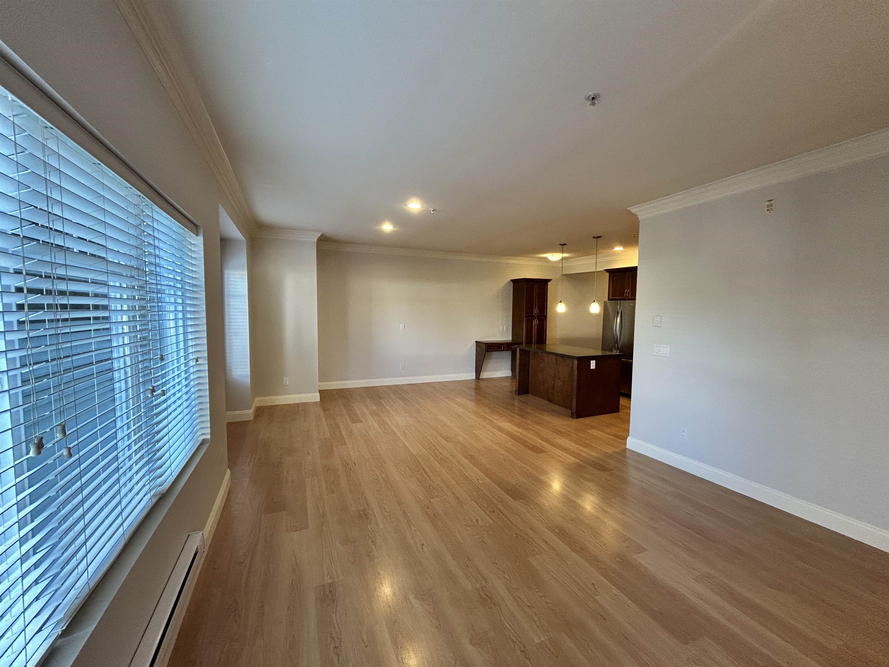 215 22150 DEWDNEY TRUNK ROAD Unit: 215