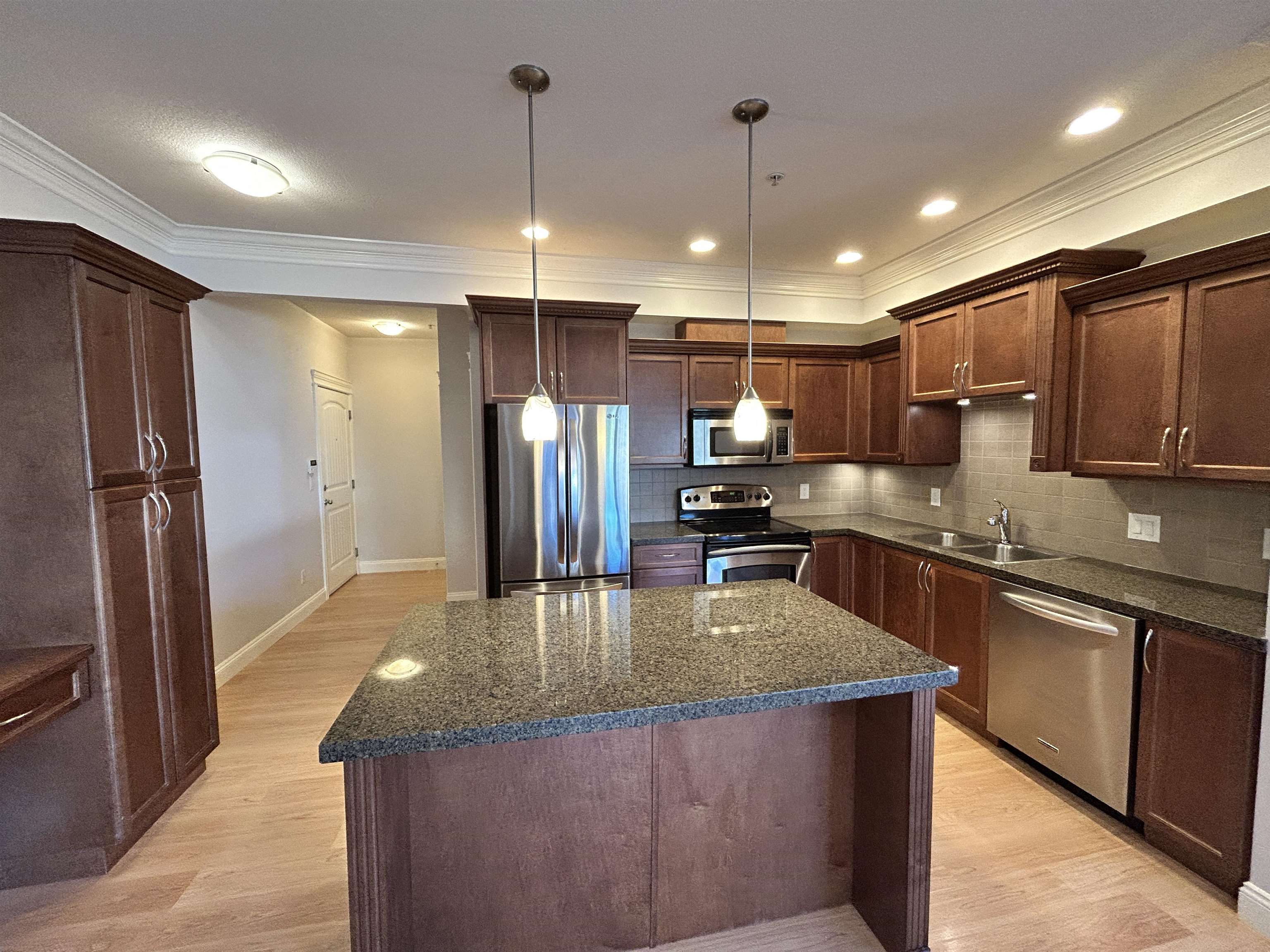 215 22150 DEWDNEY TRUNK ROAD Unit: 215