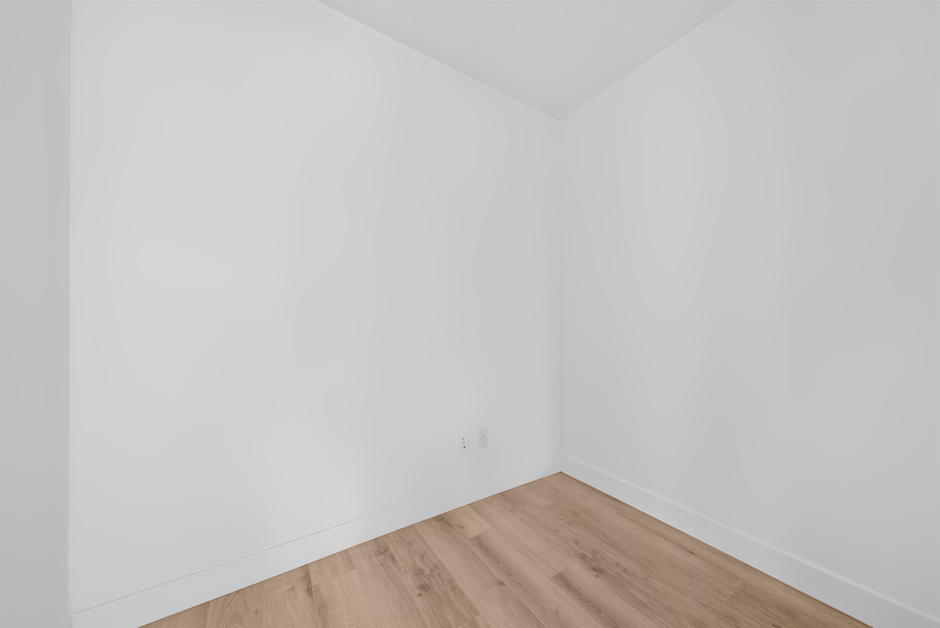 318 2493 MONTROSE AVENUE Unit: 318