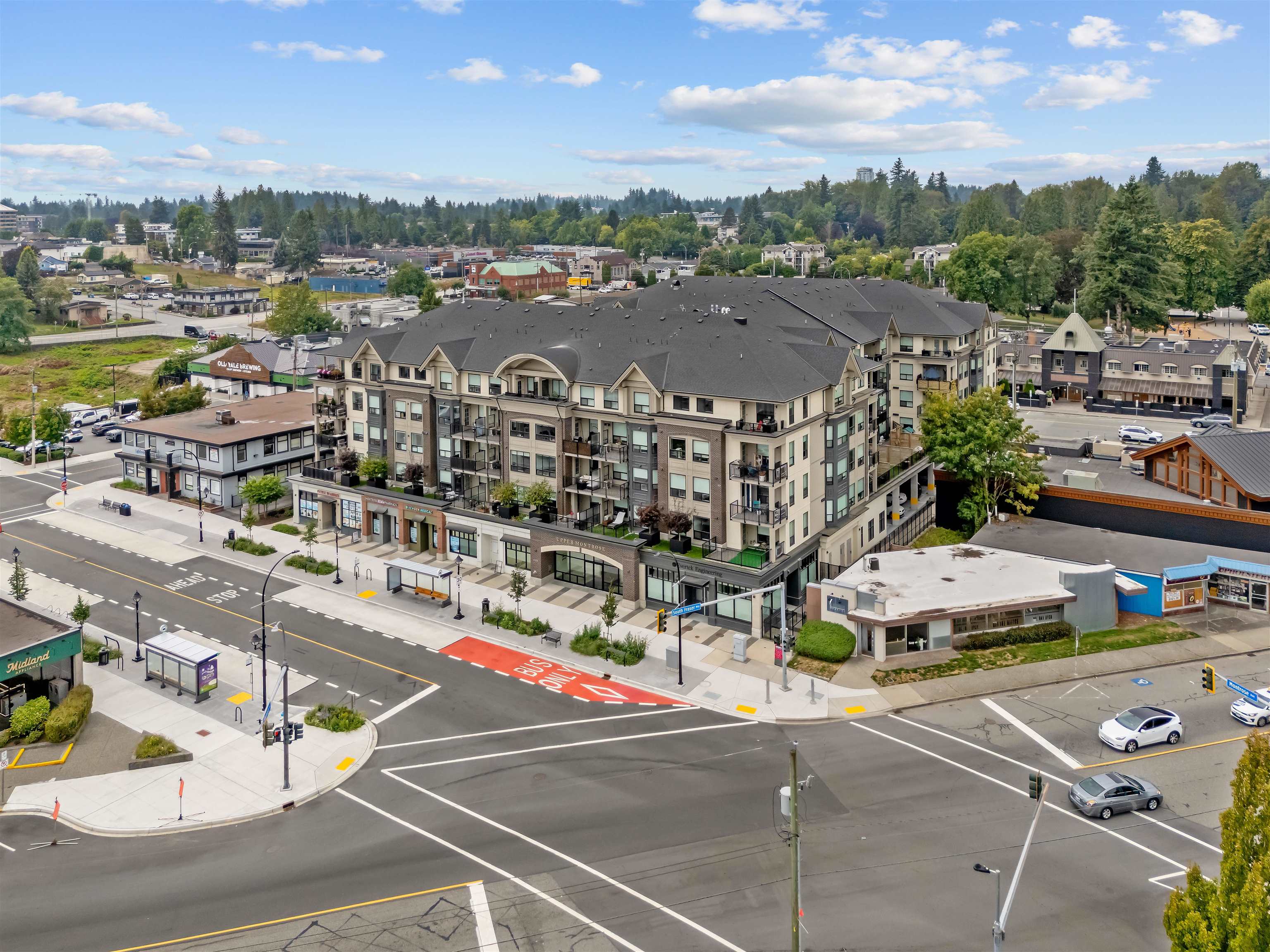 318 2493 MONTROSE AVENUE Unit: 318