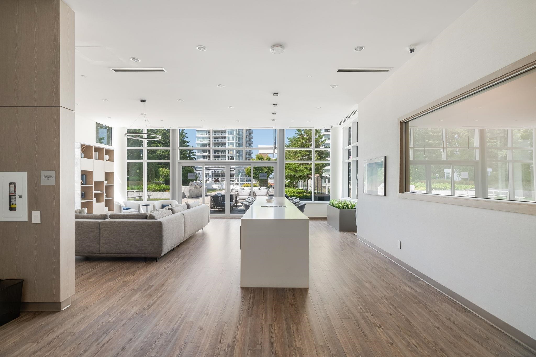 901 15165 THRIFT AVENUE Unit: 901