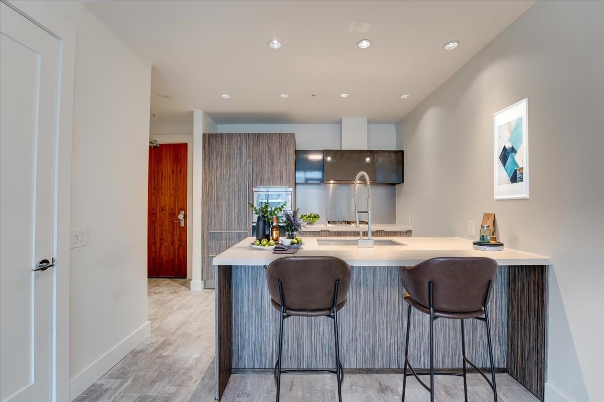 404 1633 ONTARIO STREET Unit: 404