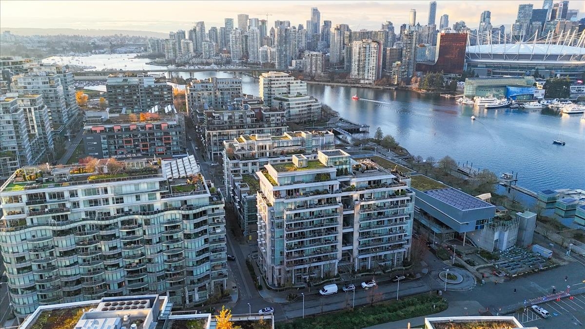 404 1633 ONTARIO STREET Unit: 404