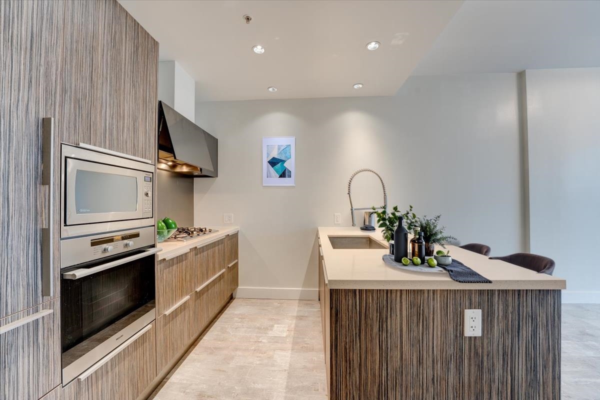 404 1633 ONTARIO STREET Unit: 404