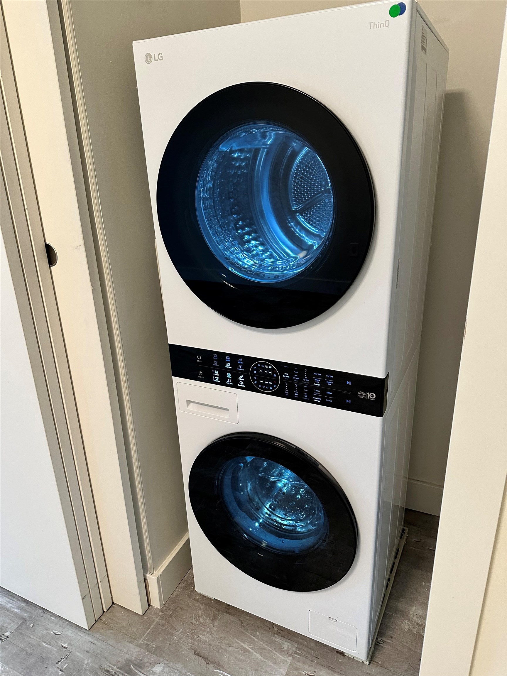 404 1633 ONTARIO STREET Unit: 404