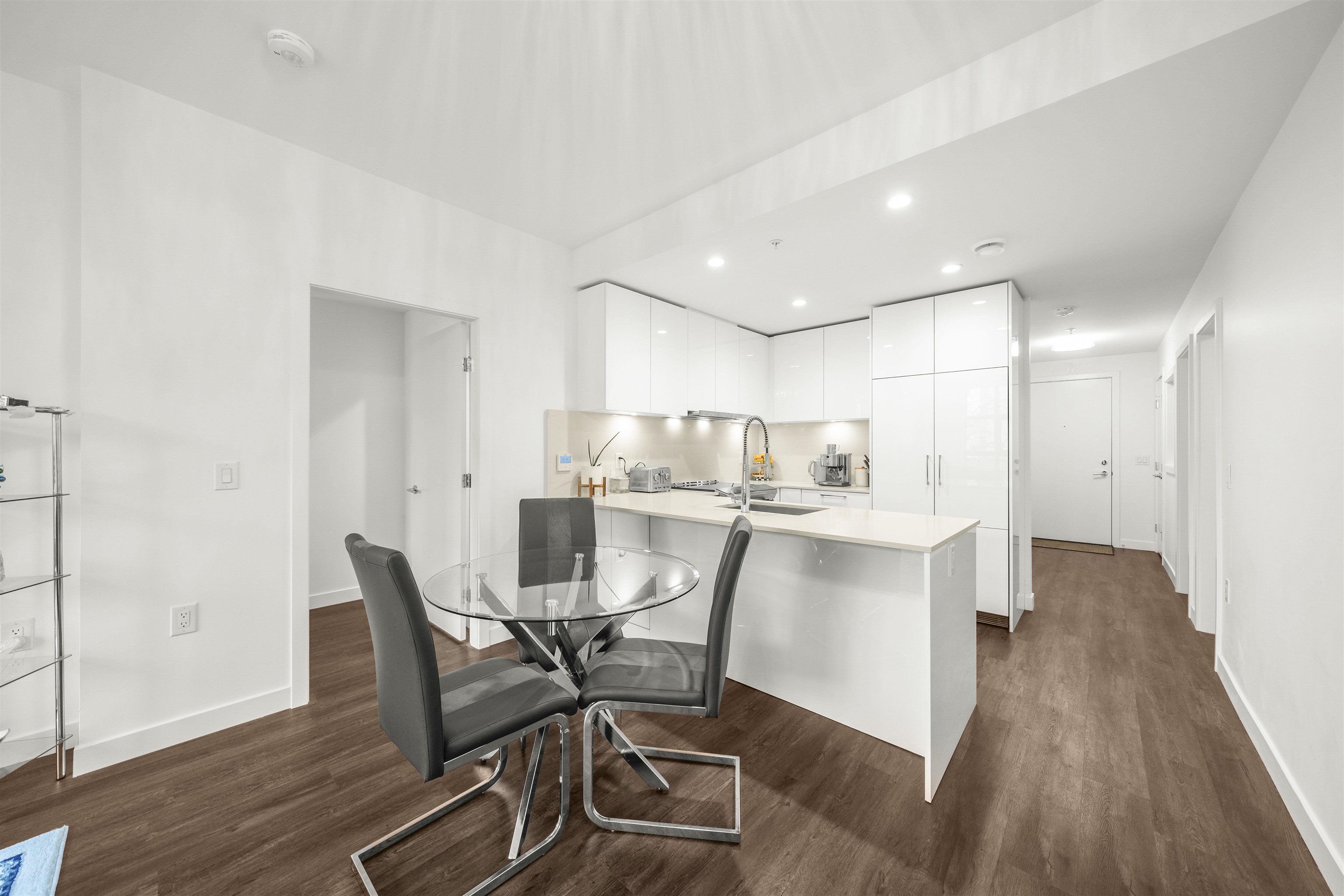 201 2446 SHAUGHNESSY STREET Unit: 201