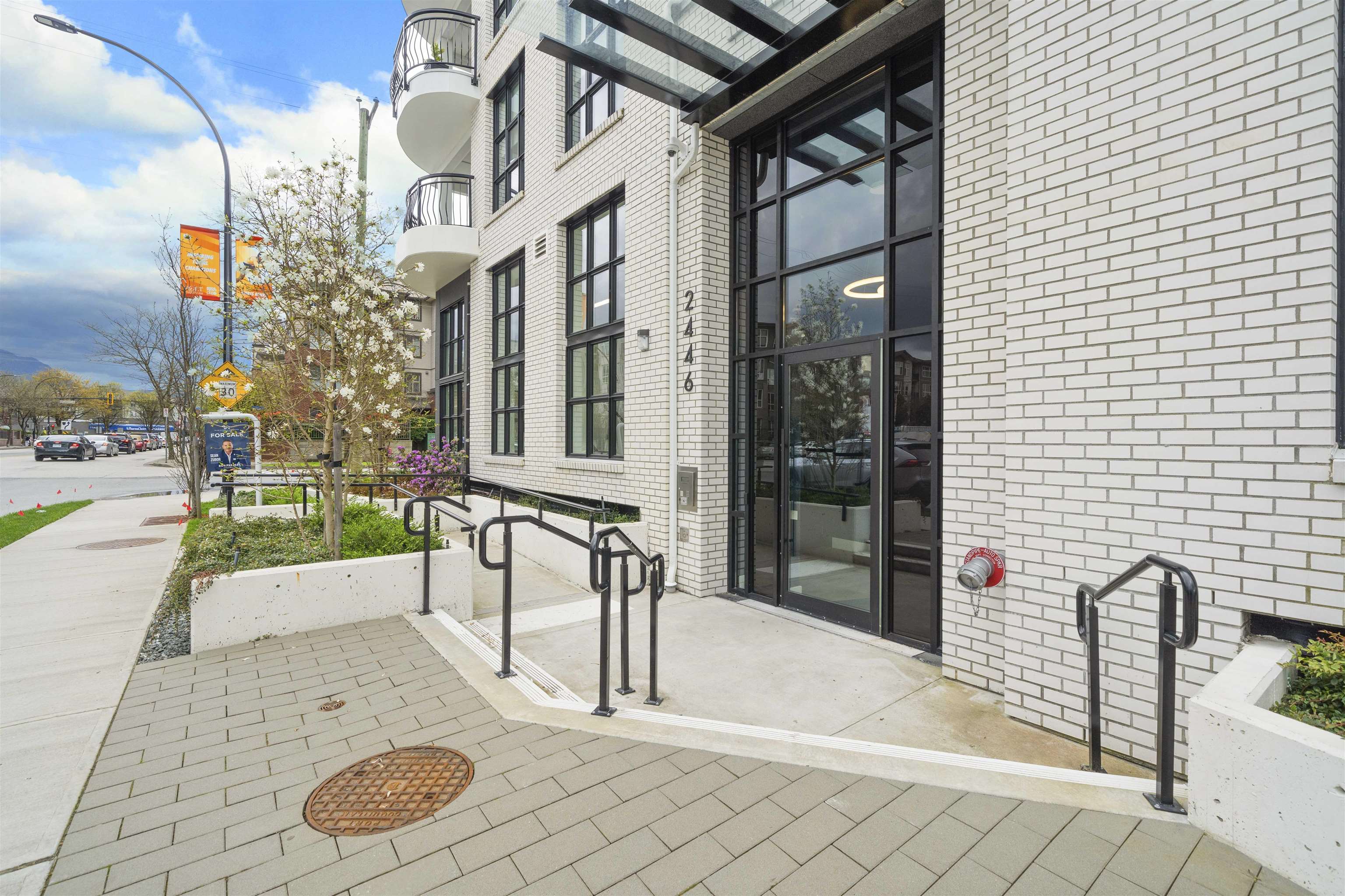 201 2446 SHAUGHNESSY STREET Unit: 201