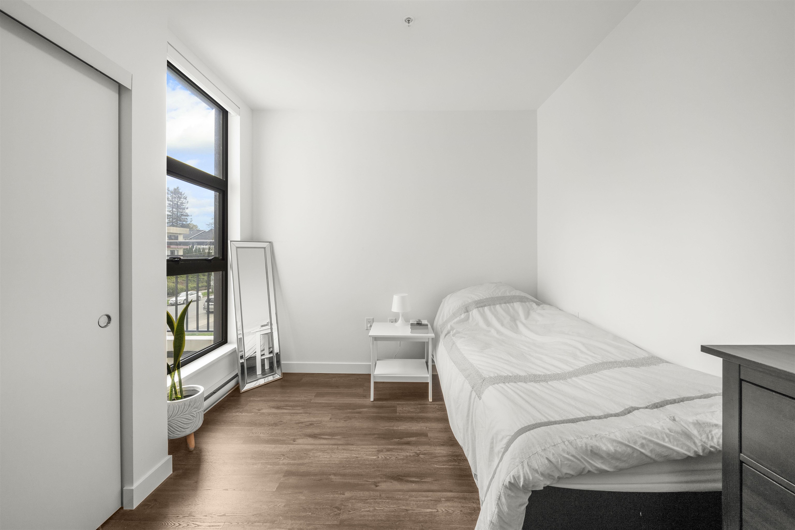 201 2446 SHAUGHNESSY STREET Unit: 201