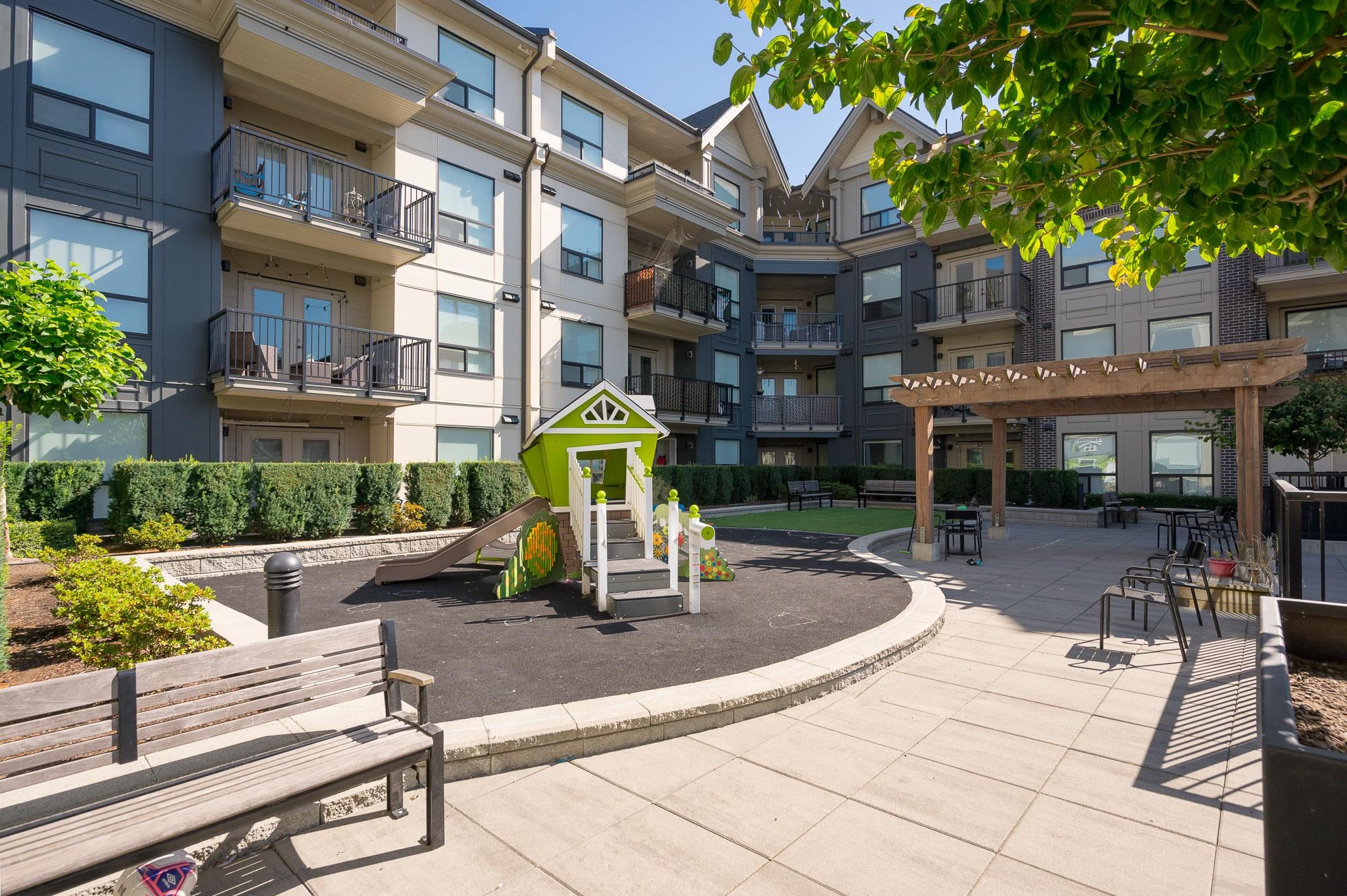 514 2493 MONTROSE AVENUE Unit: 514