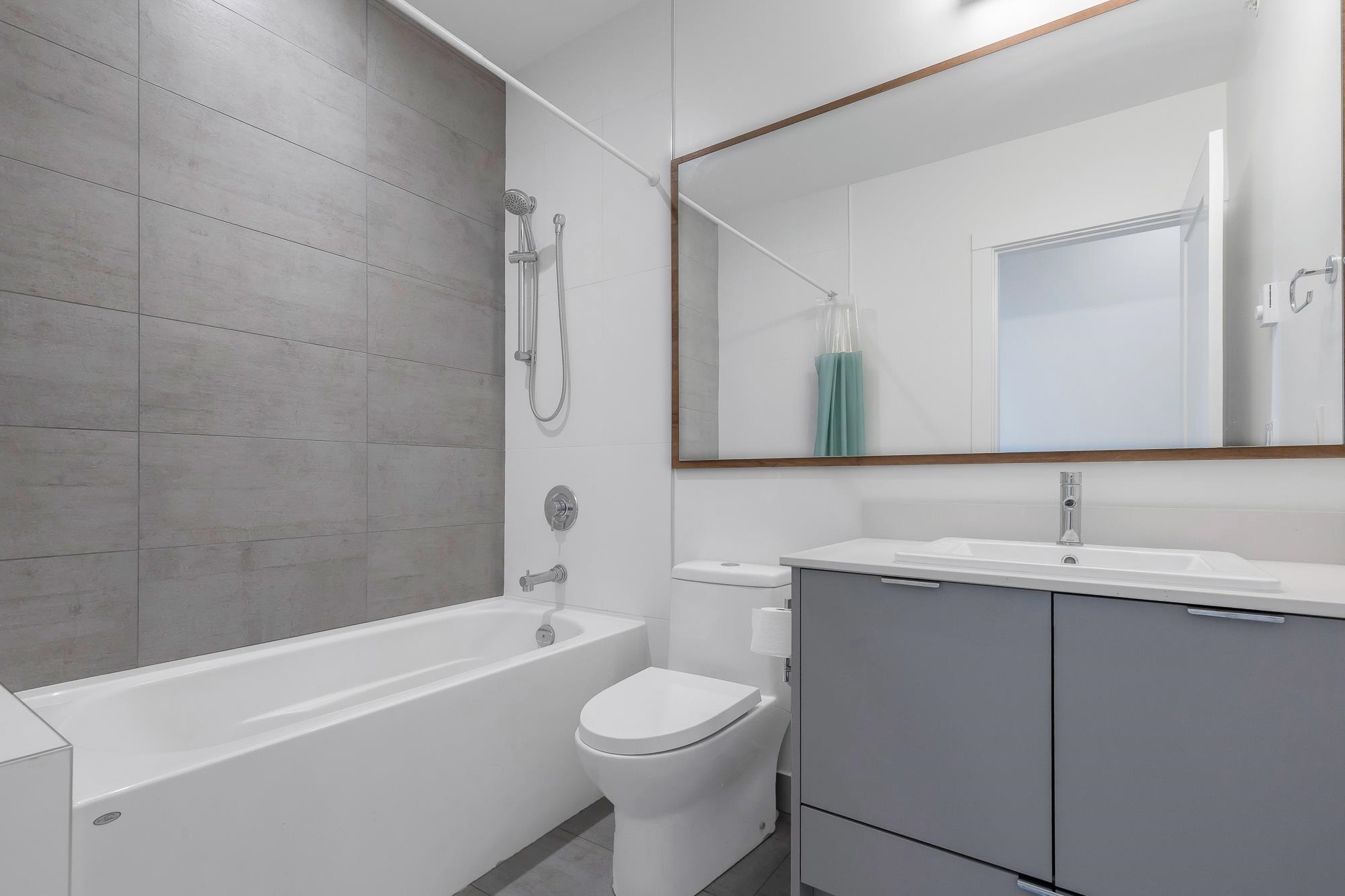 514 2493 MONTROSE AVENUE Unit: 514