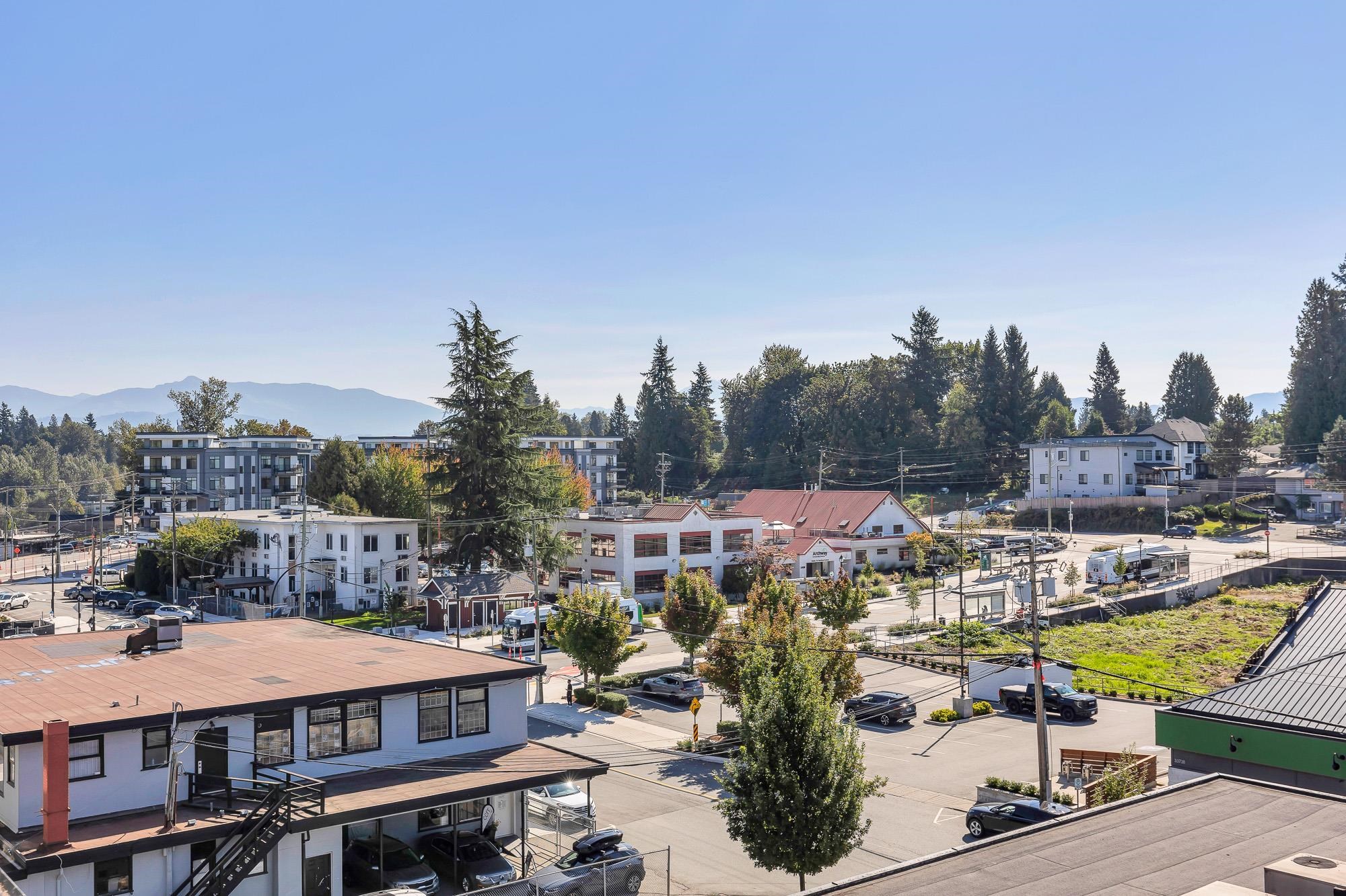 514 2493 MONTROSE AVENUE Unit: 514