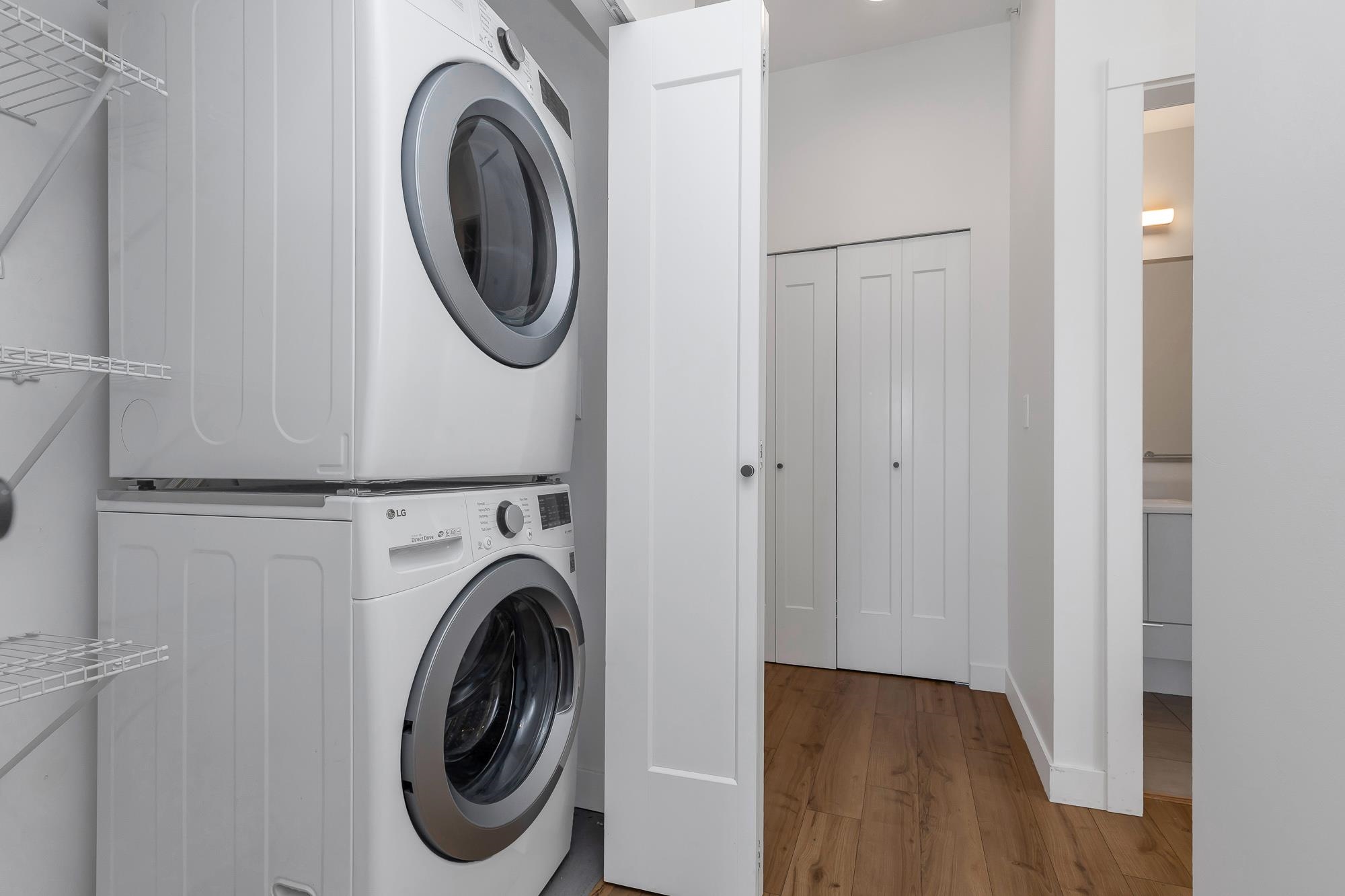 514 2493 MONTROSE AVENUE Unit: 514