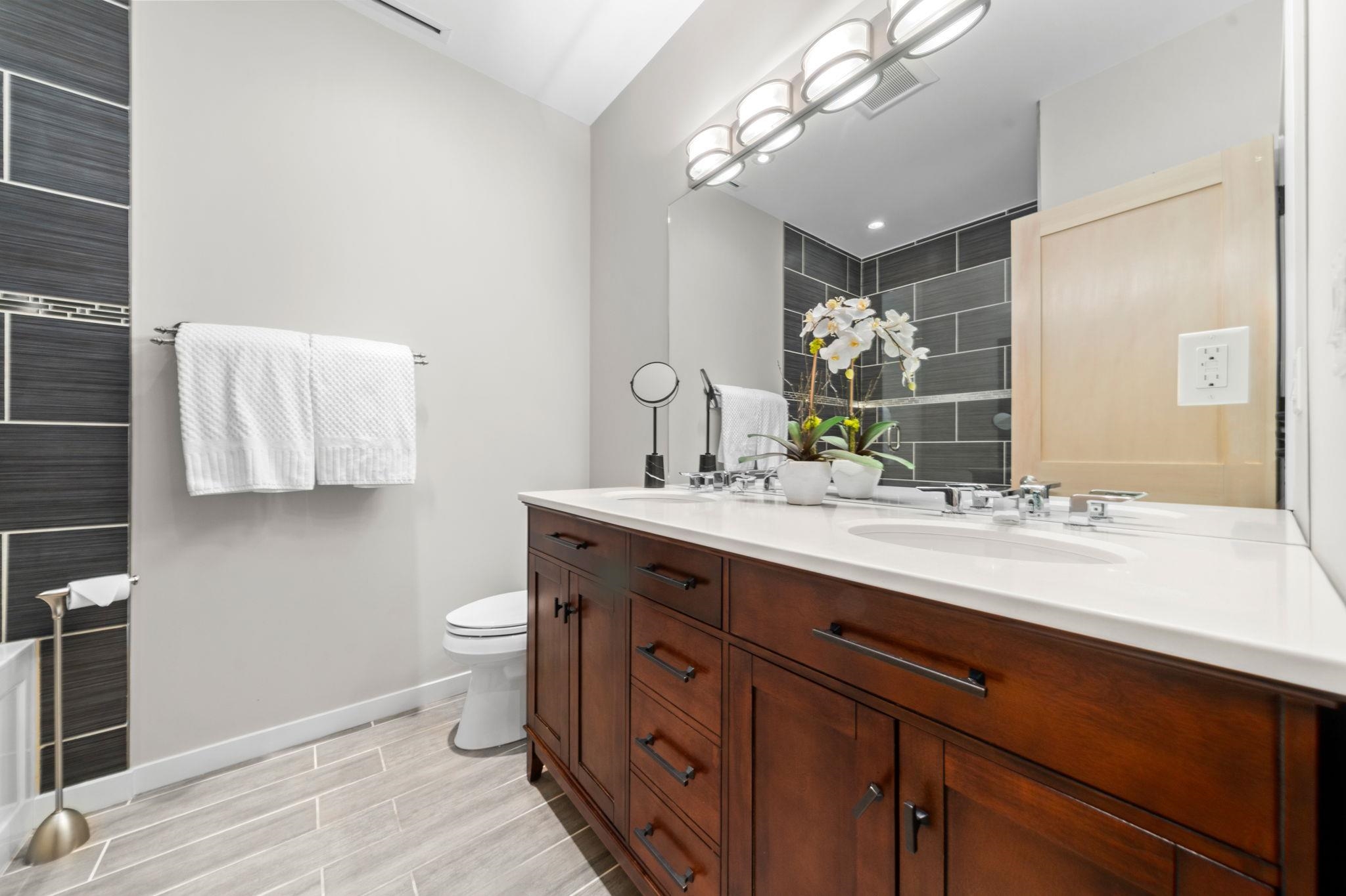 2140 PEMBERTON AVENUE