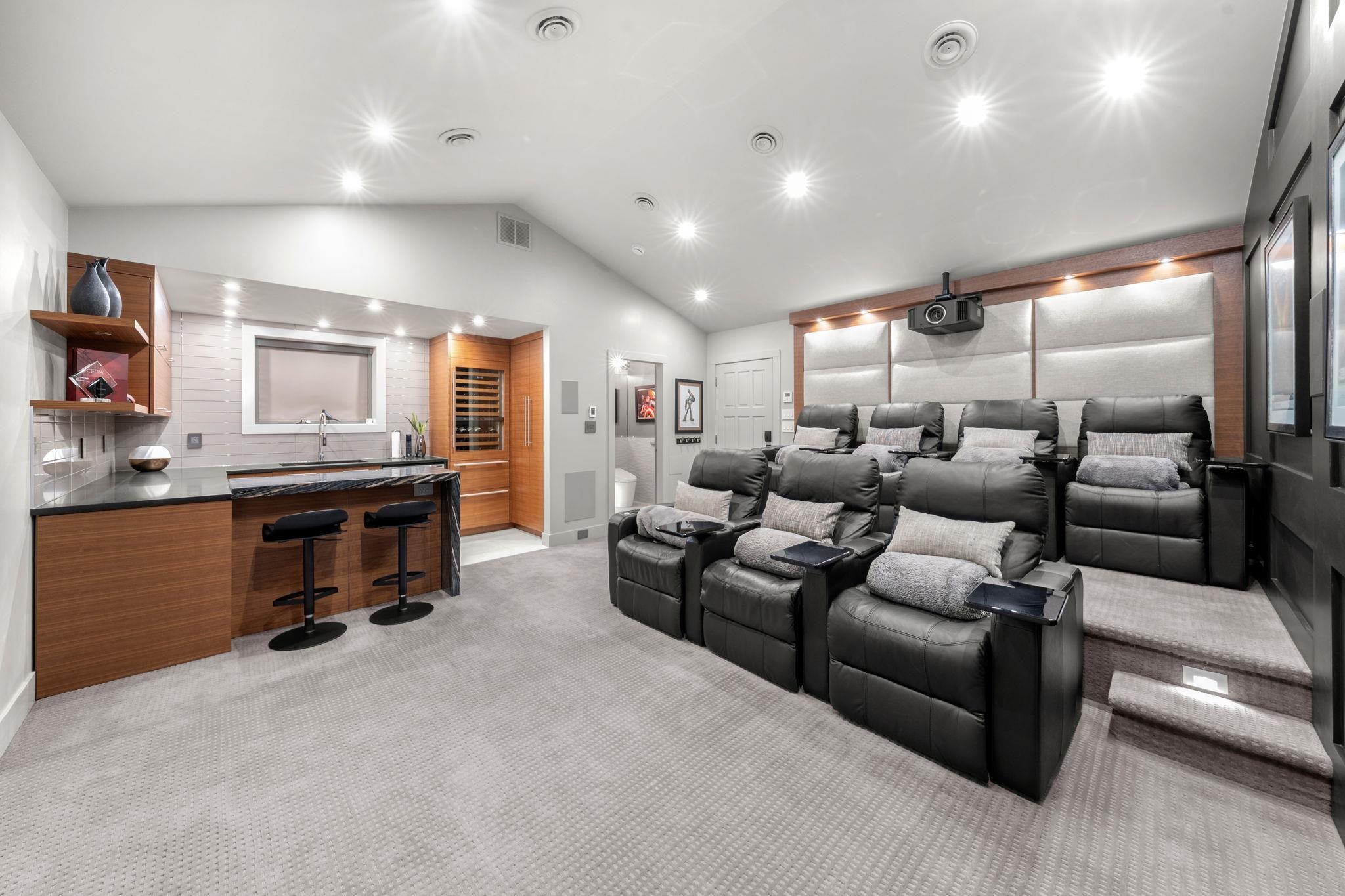 2140 PEMBERTON AVENUE