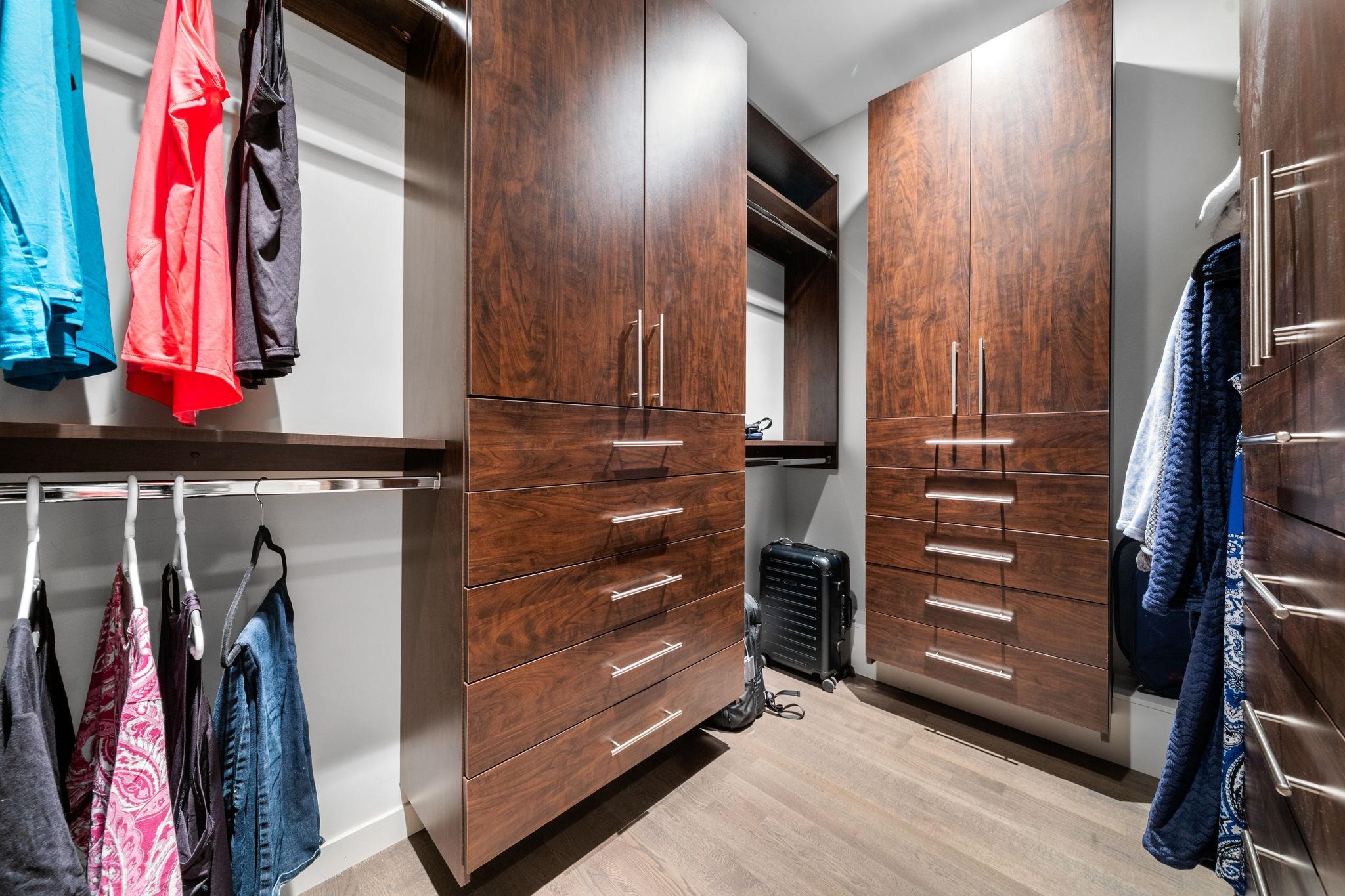 2140 PEMBERTON AVENUE