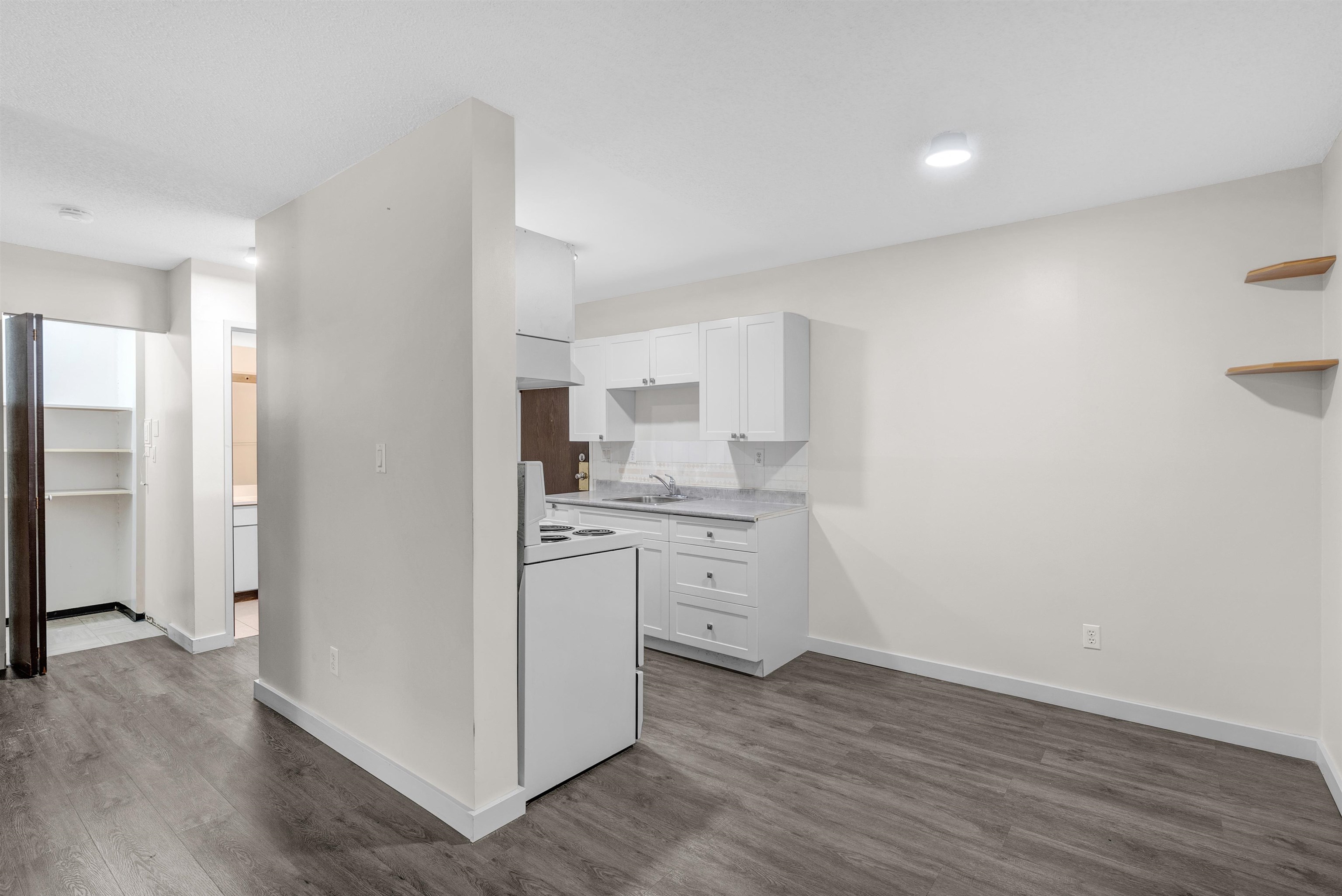 107 1121 HOWIE AVENUE Unit: 107