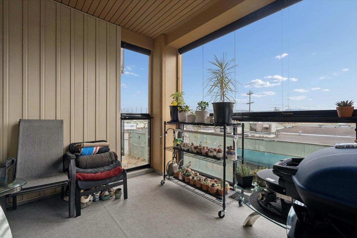 208 12566 190A STREET Unit: 208