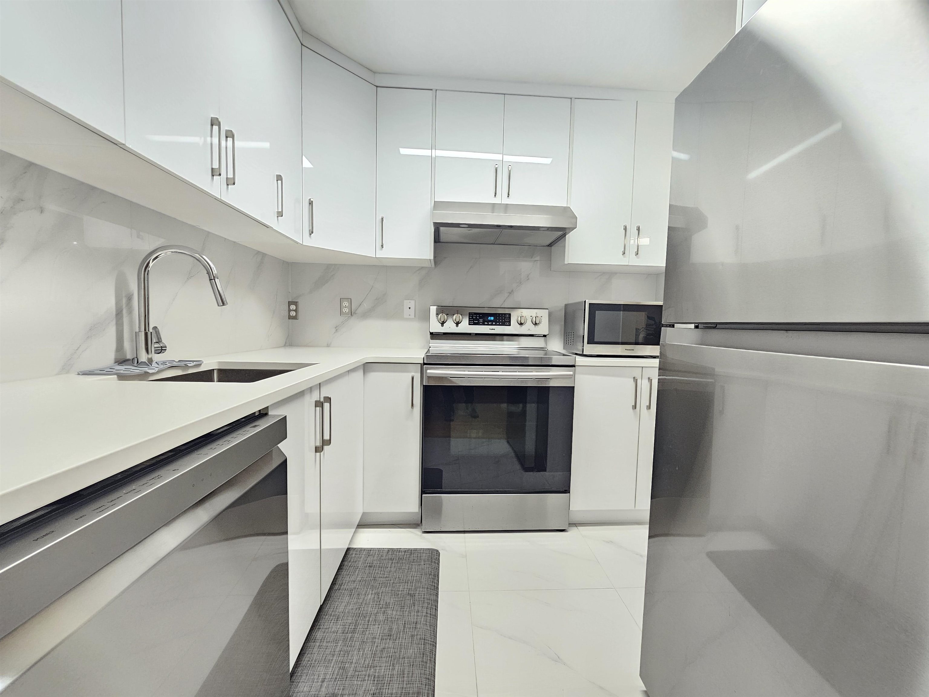 201 3680 RAE AVENUE Unit: 201