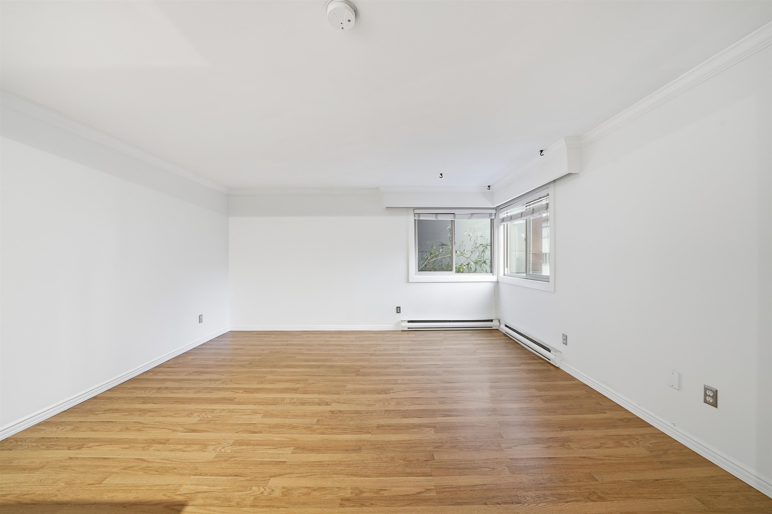 107 1940 BARCLAY STREET Unit: 107