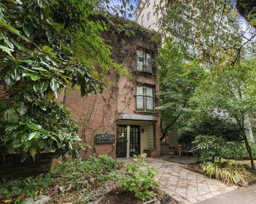 107 1940 BARCLAY STREET Unit: 107