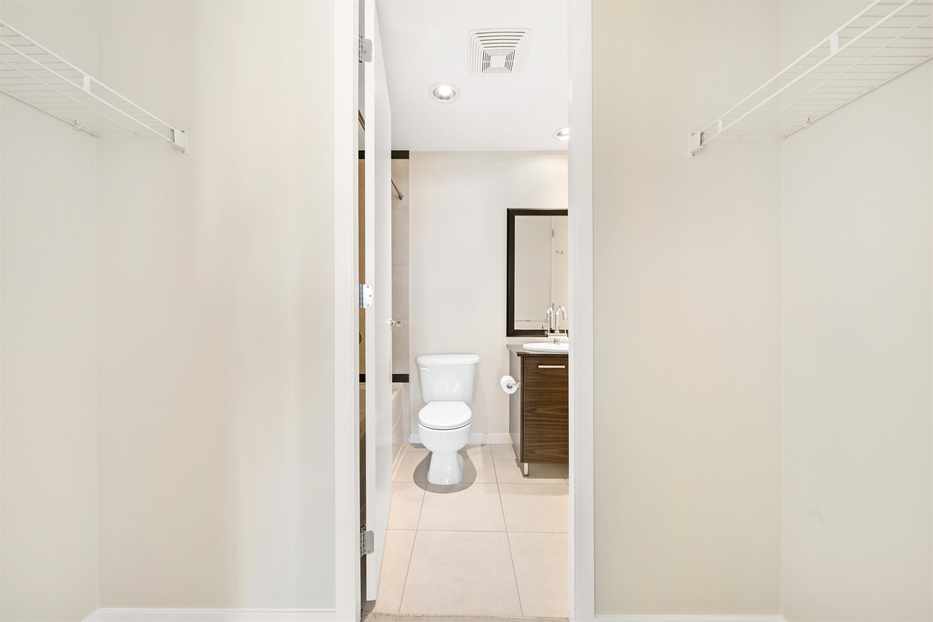 605 2345 MADISON AVENUE Unit: 605