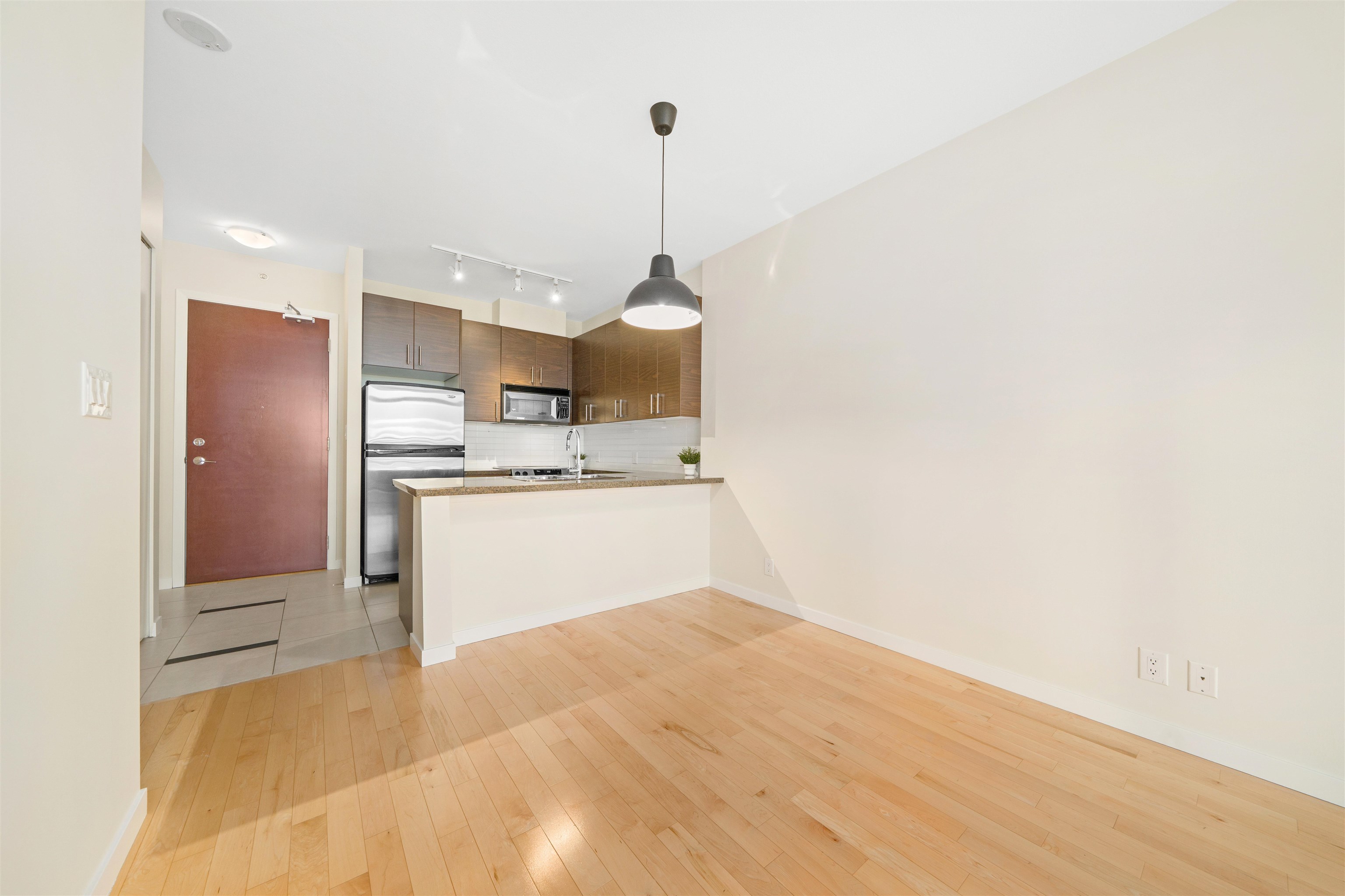 605 2345 MADISON AVENUE Unit: 605