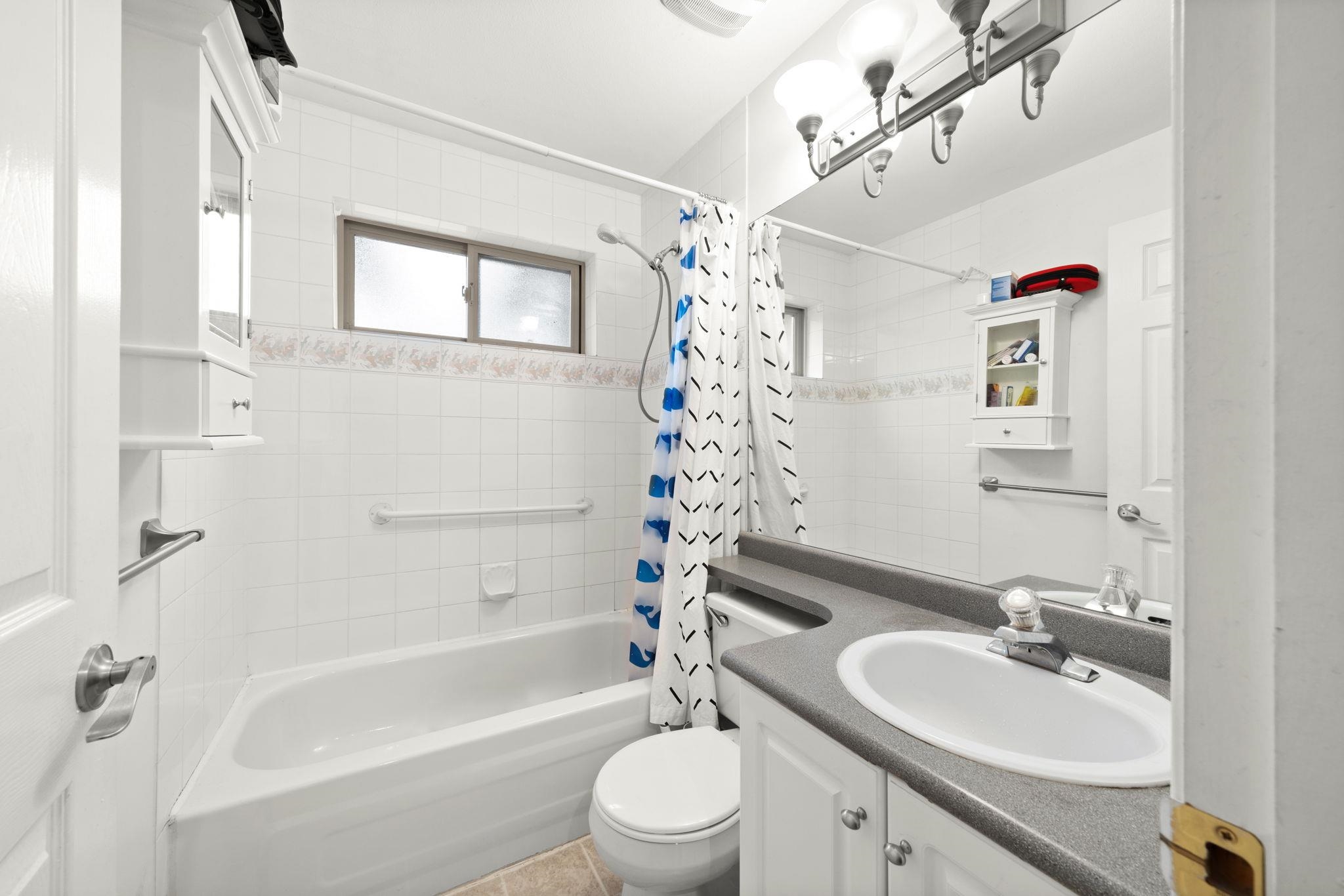 25 2378 RINDALL AVENUE Unit: 25