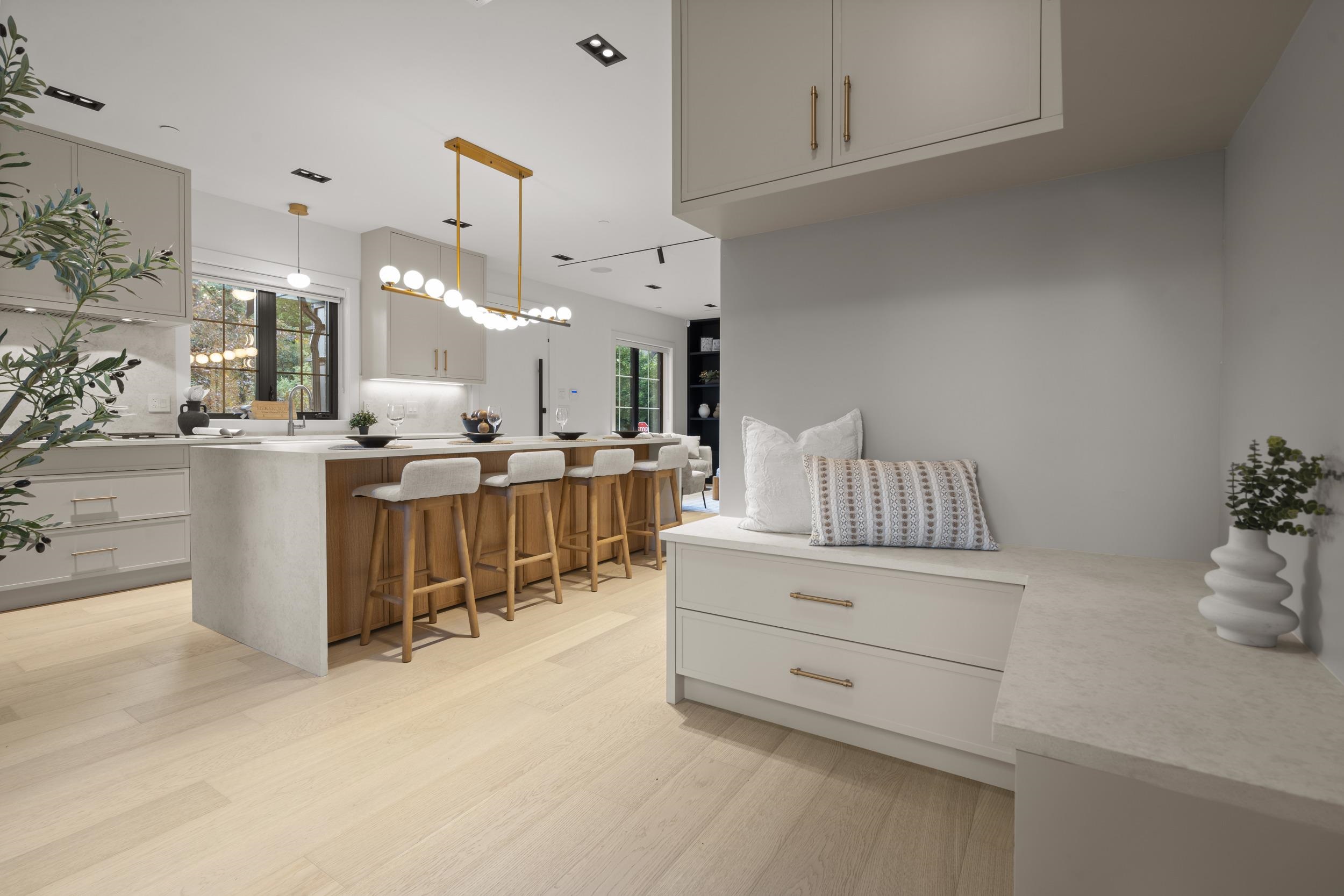 5528 BALACLAVA STREET