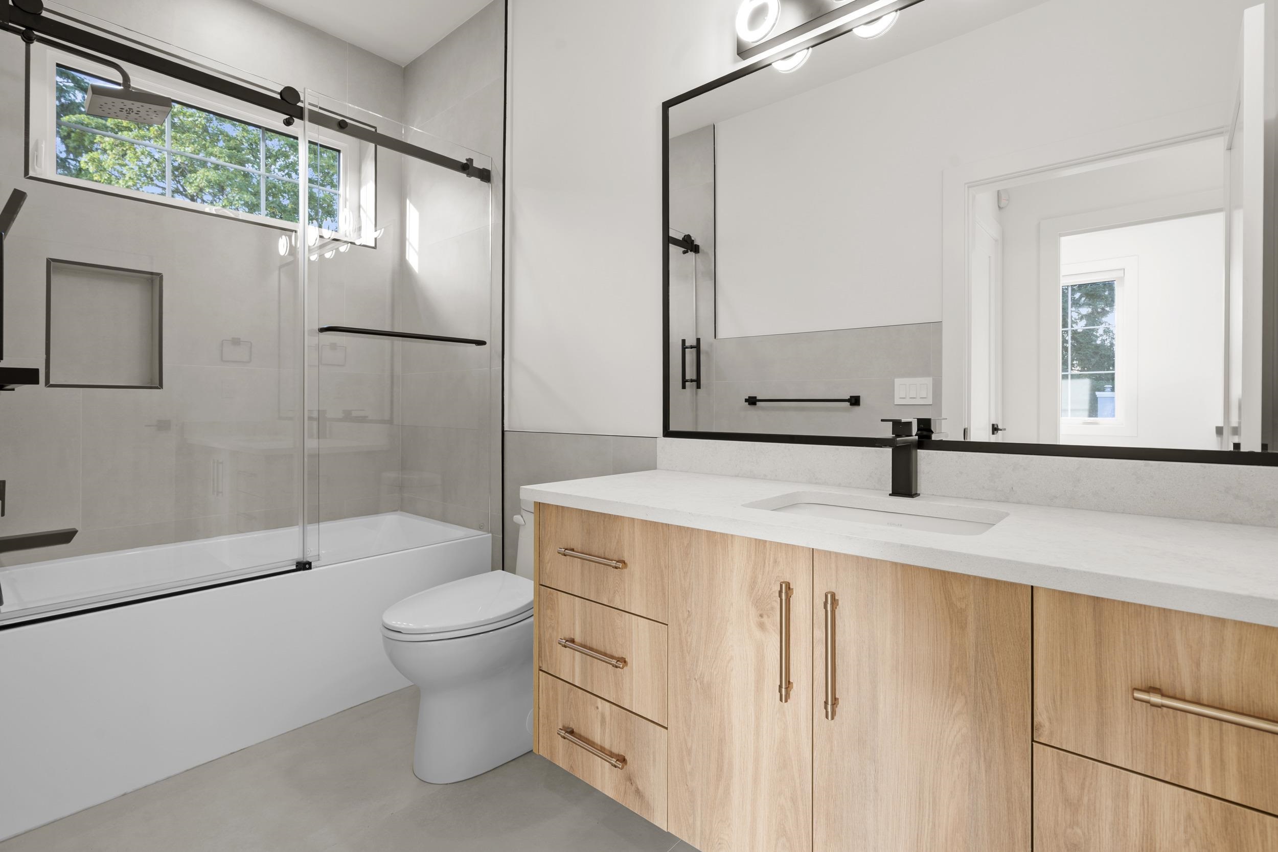 5528 BALACLAVA STREET