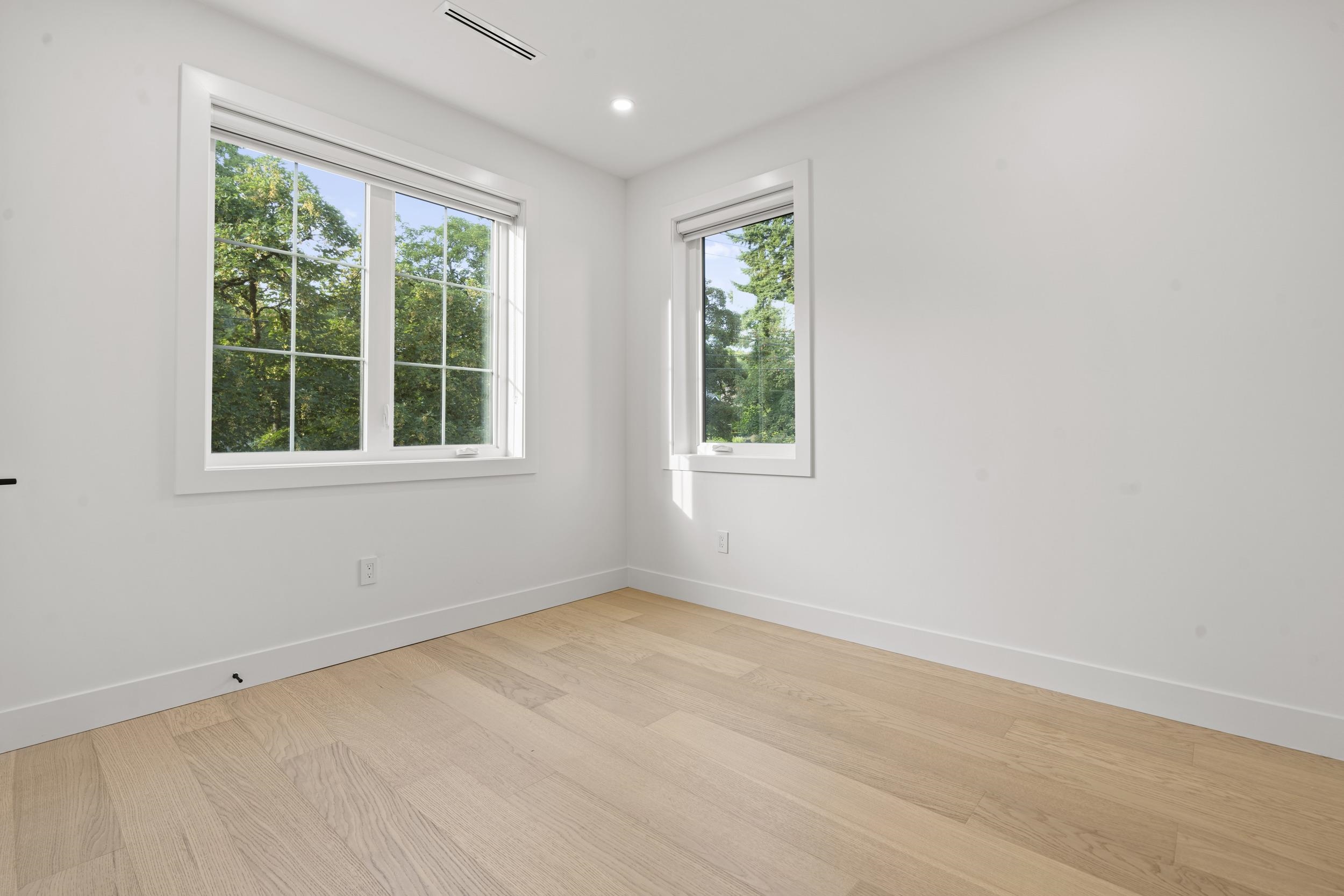 5528 BALACLAVA STREET