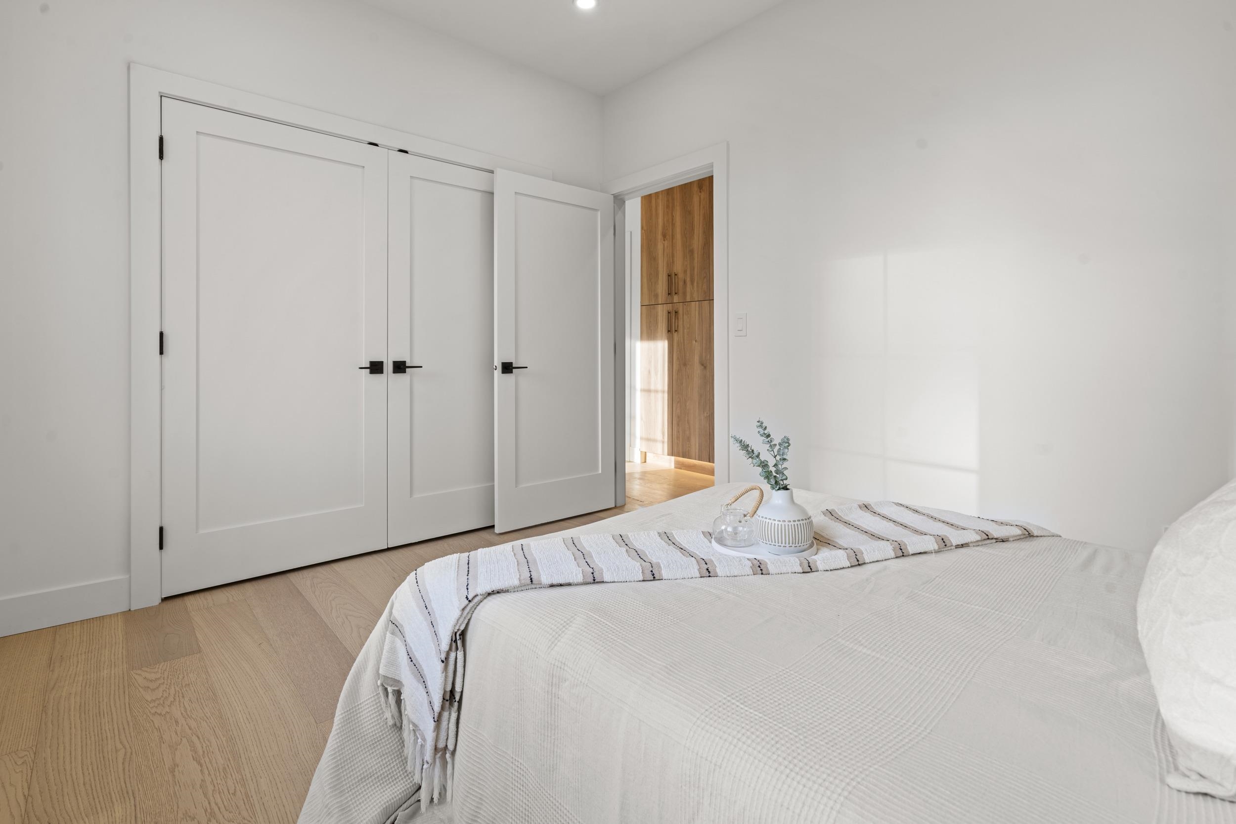 5528 BALACLAVA STREET