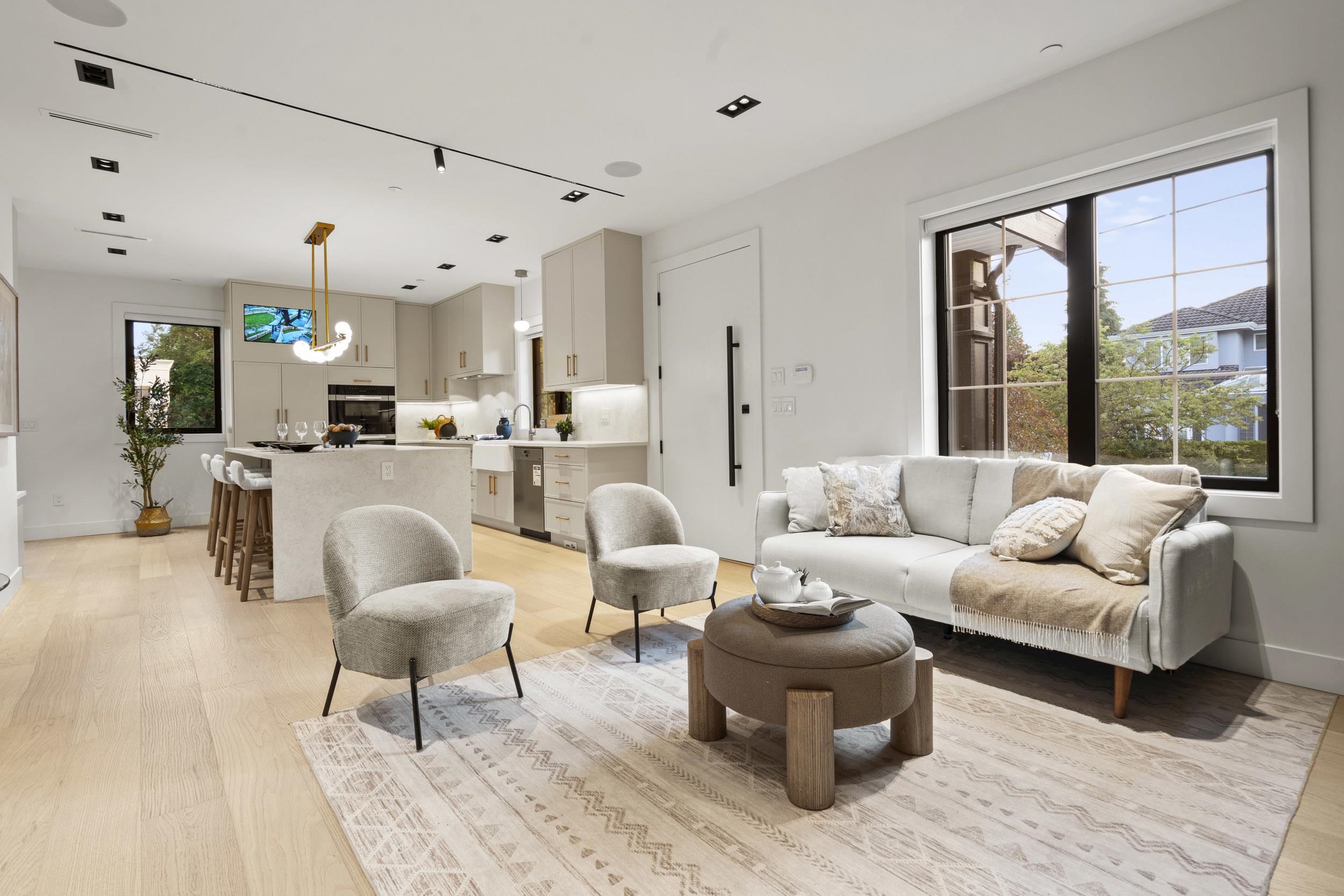 5528 BALACLAVA STREET