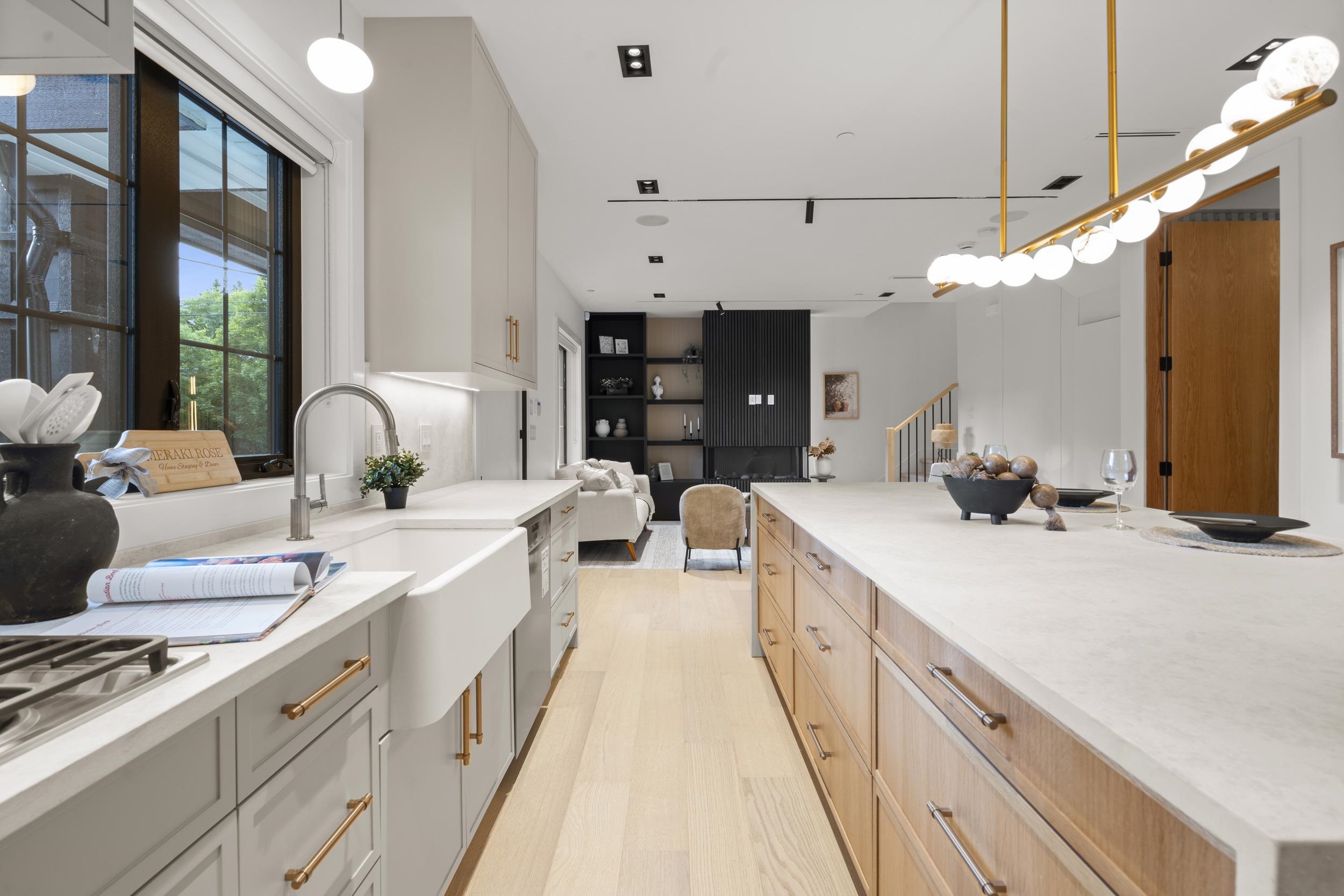 5528 BALACLAVA STREET