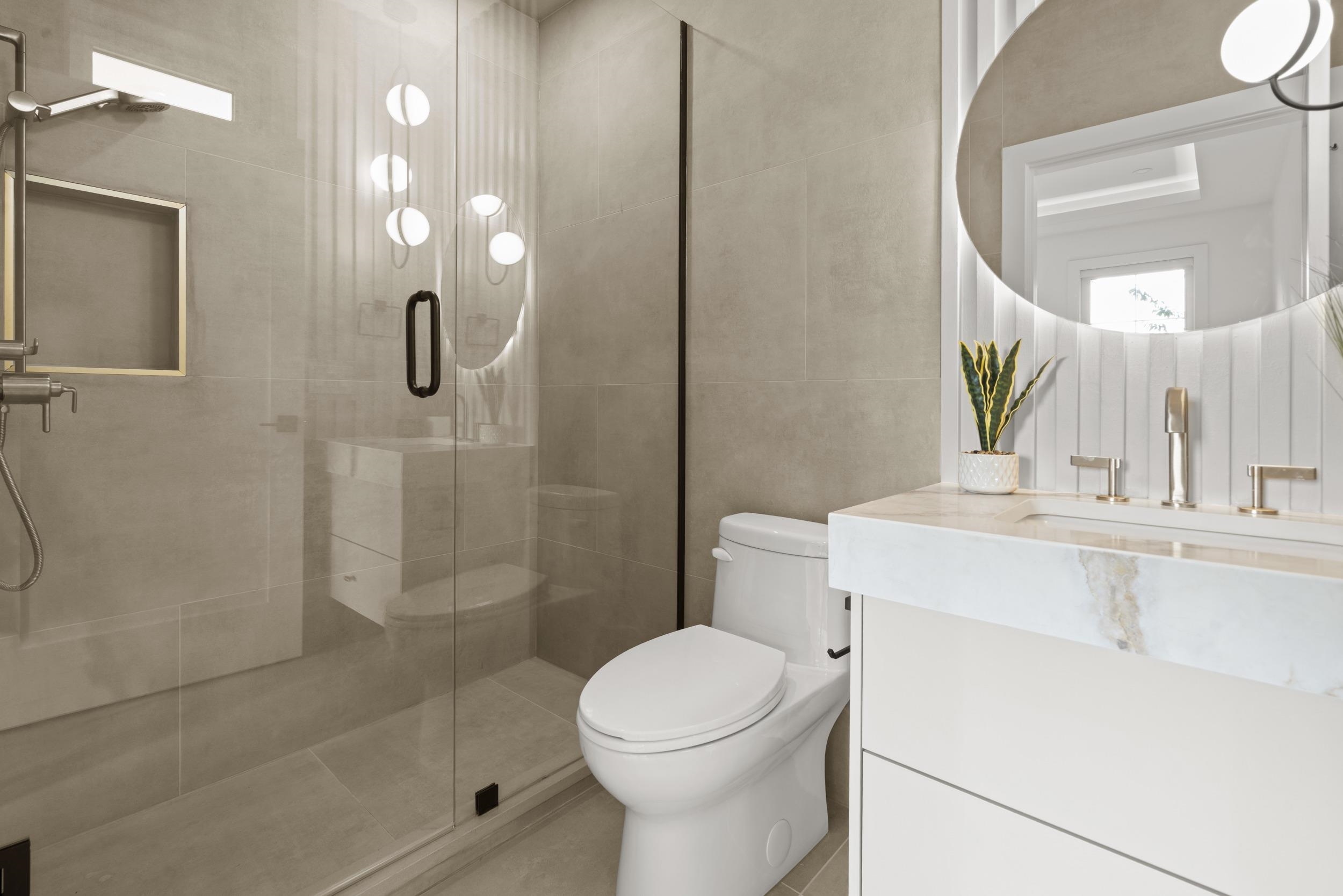 5528 BALACLAVA STREET