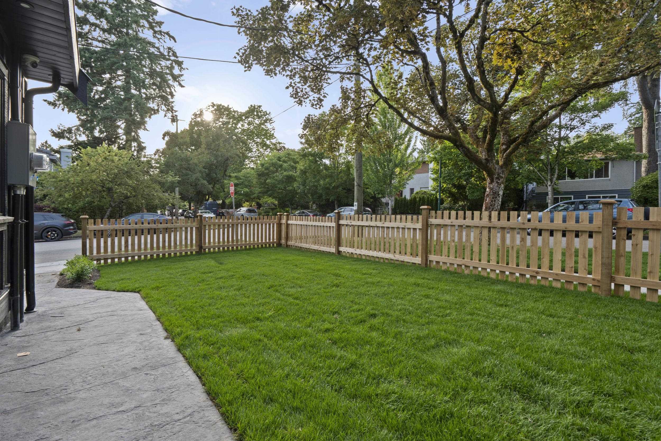 5528 BALACLAVA STREET