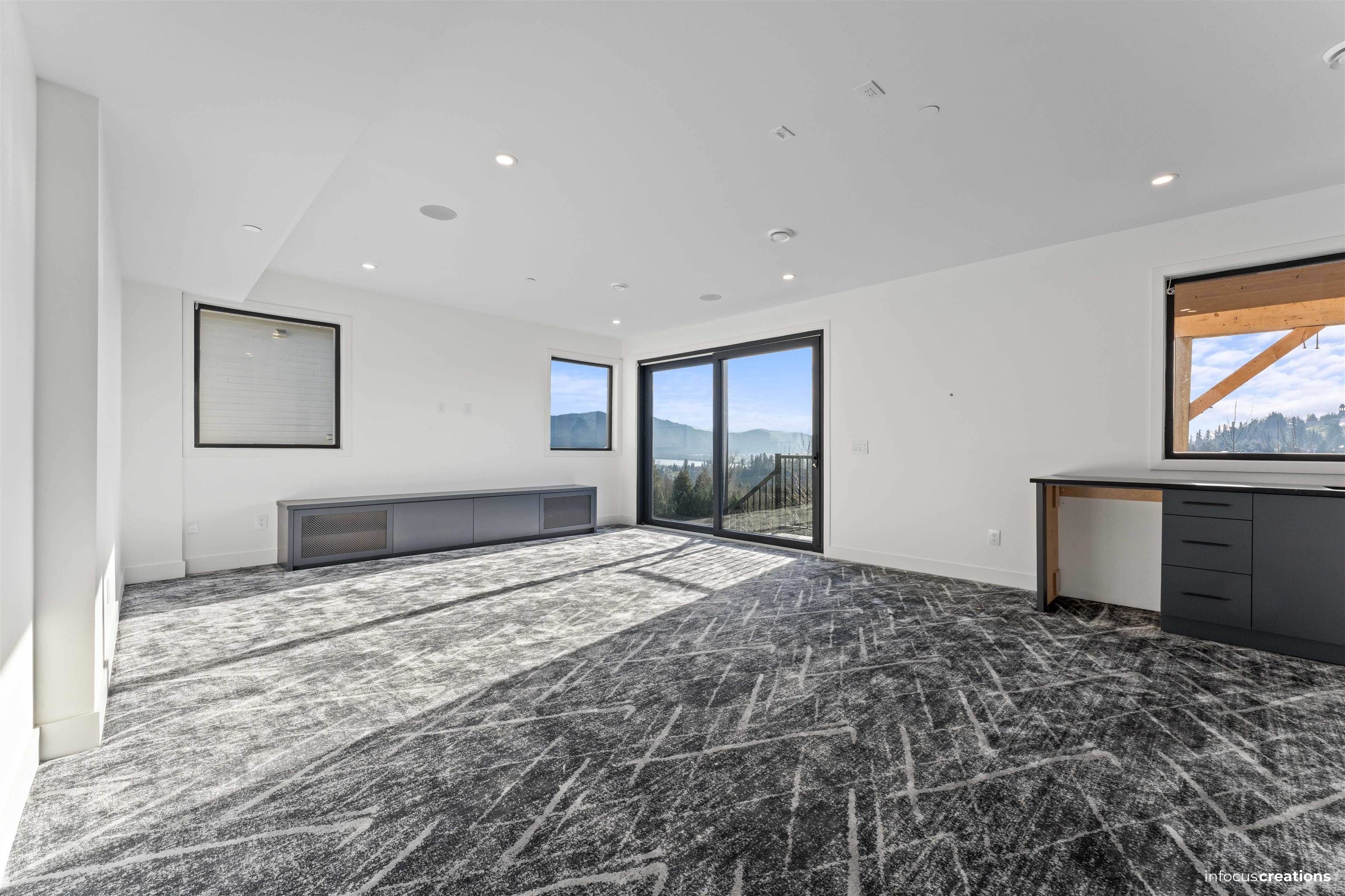 9181 HATZIC RIDGE DRIVE