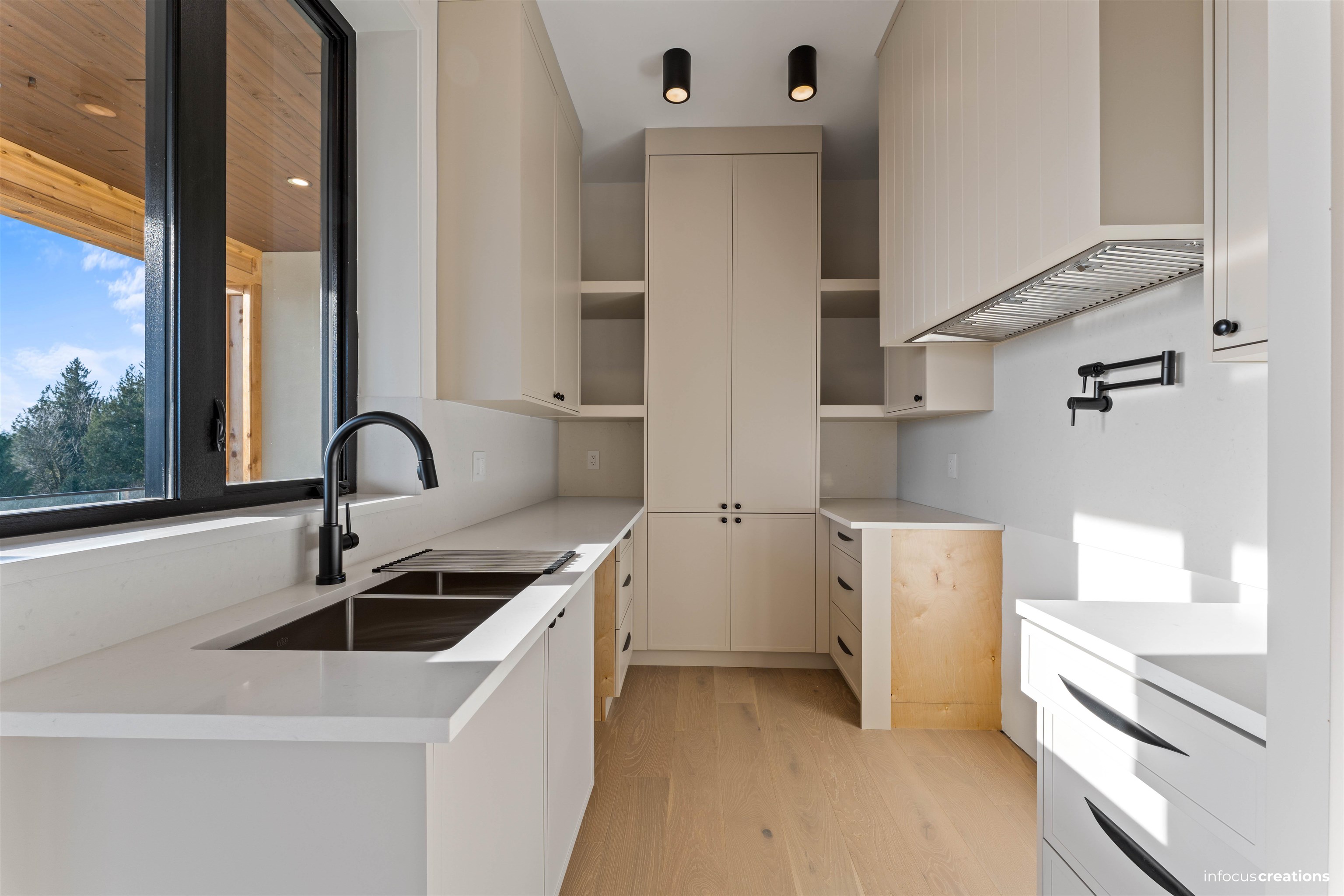 9181 HATZIC RIDGE DRIVE